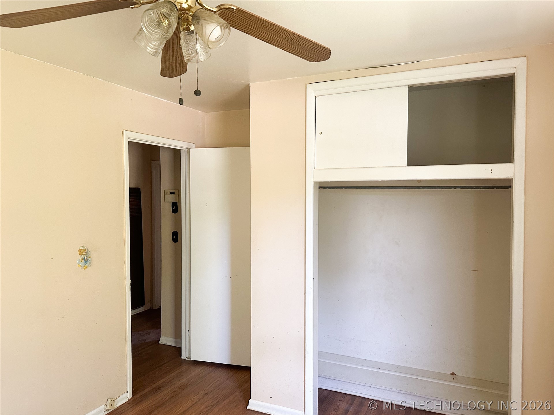282 E 52nd Place N Property Photo 3