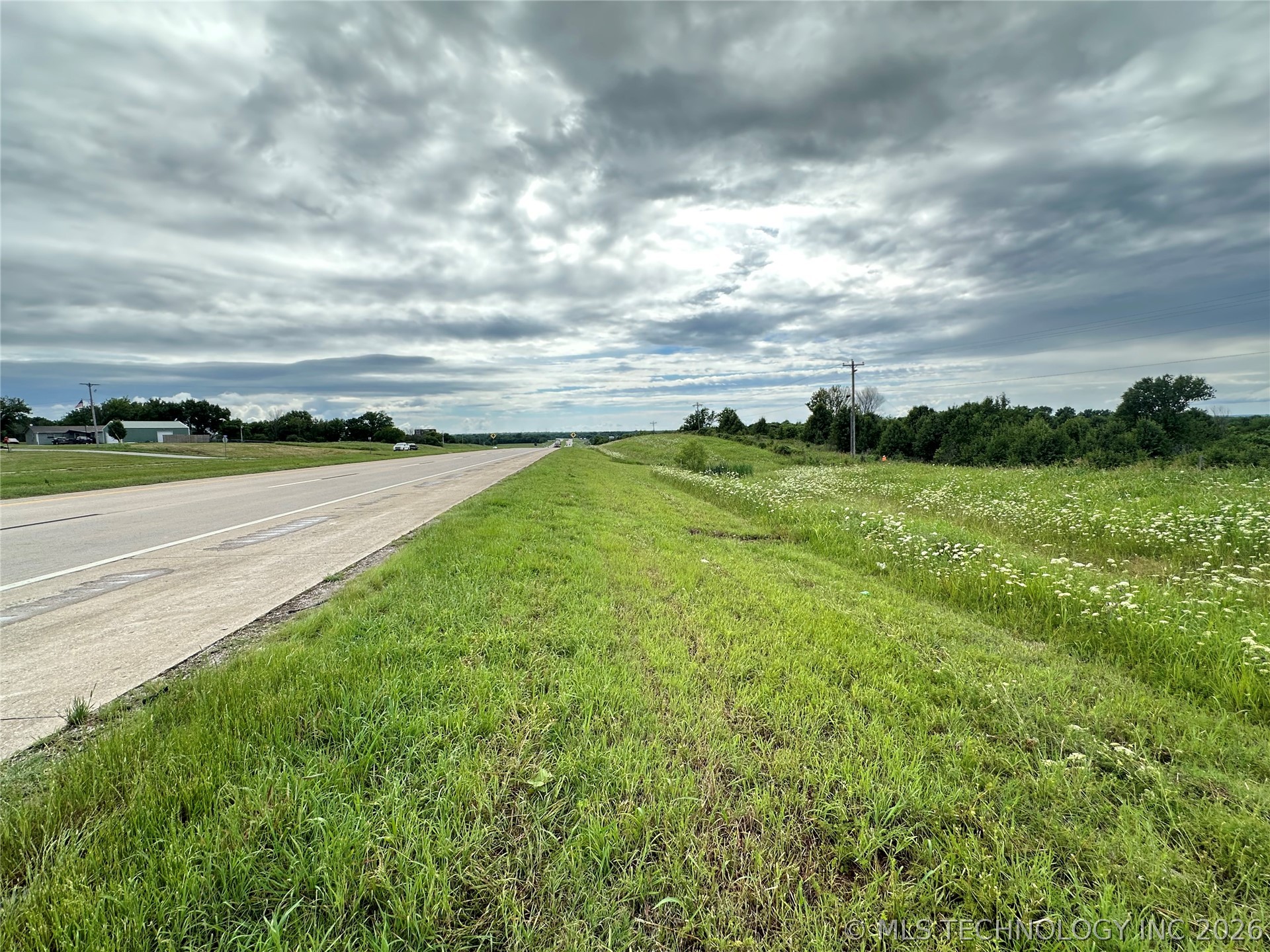 14388 S Hwy 169 Property Photo 2