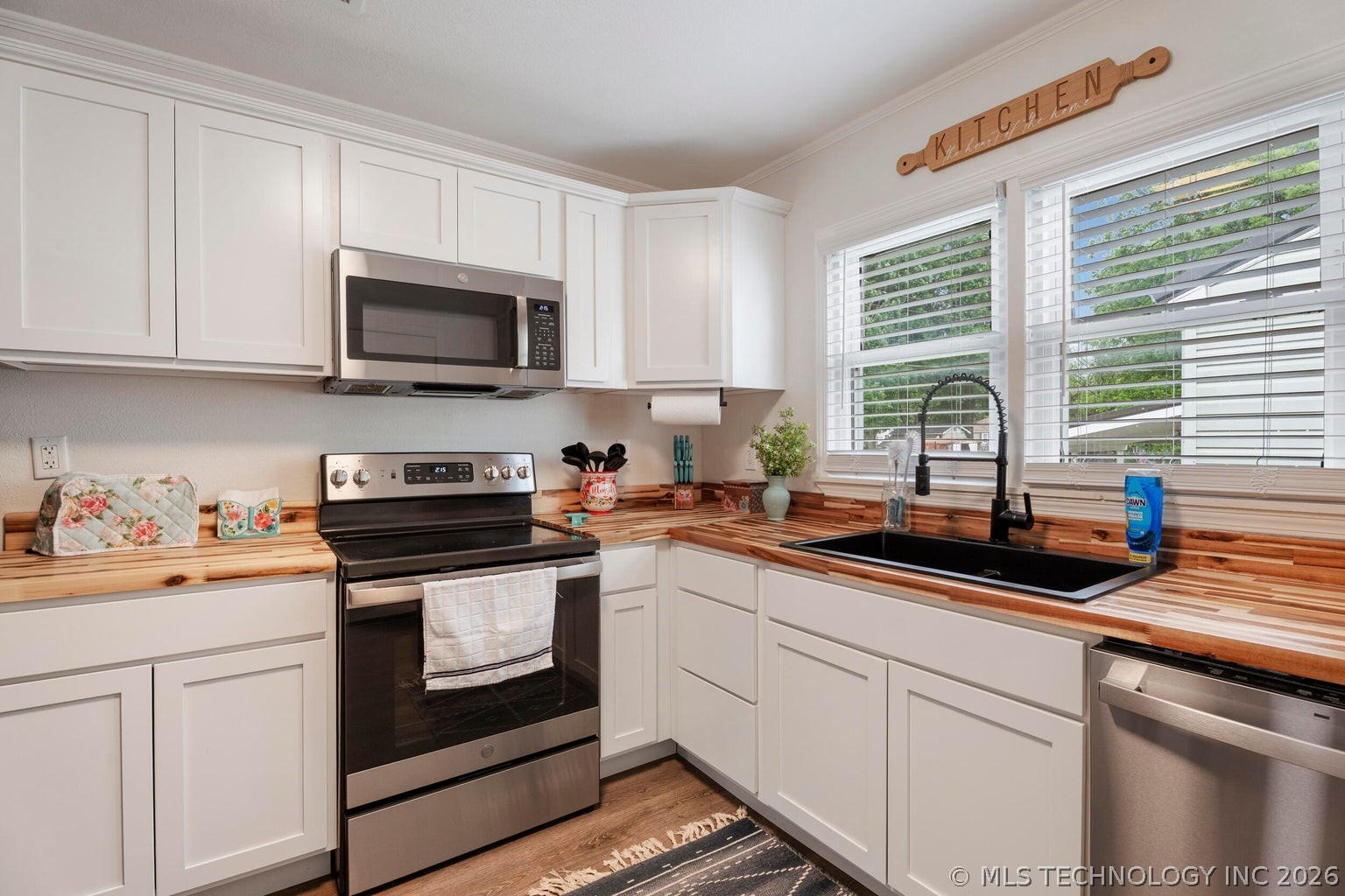 1925 B Street Ne Property Photo 6