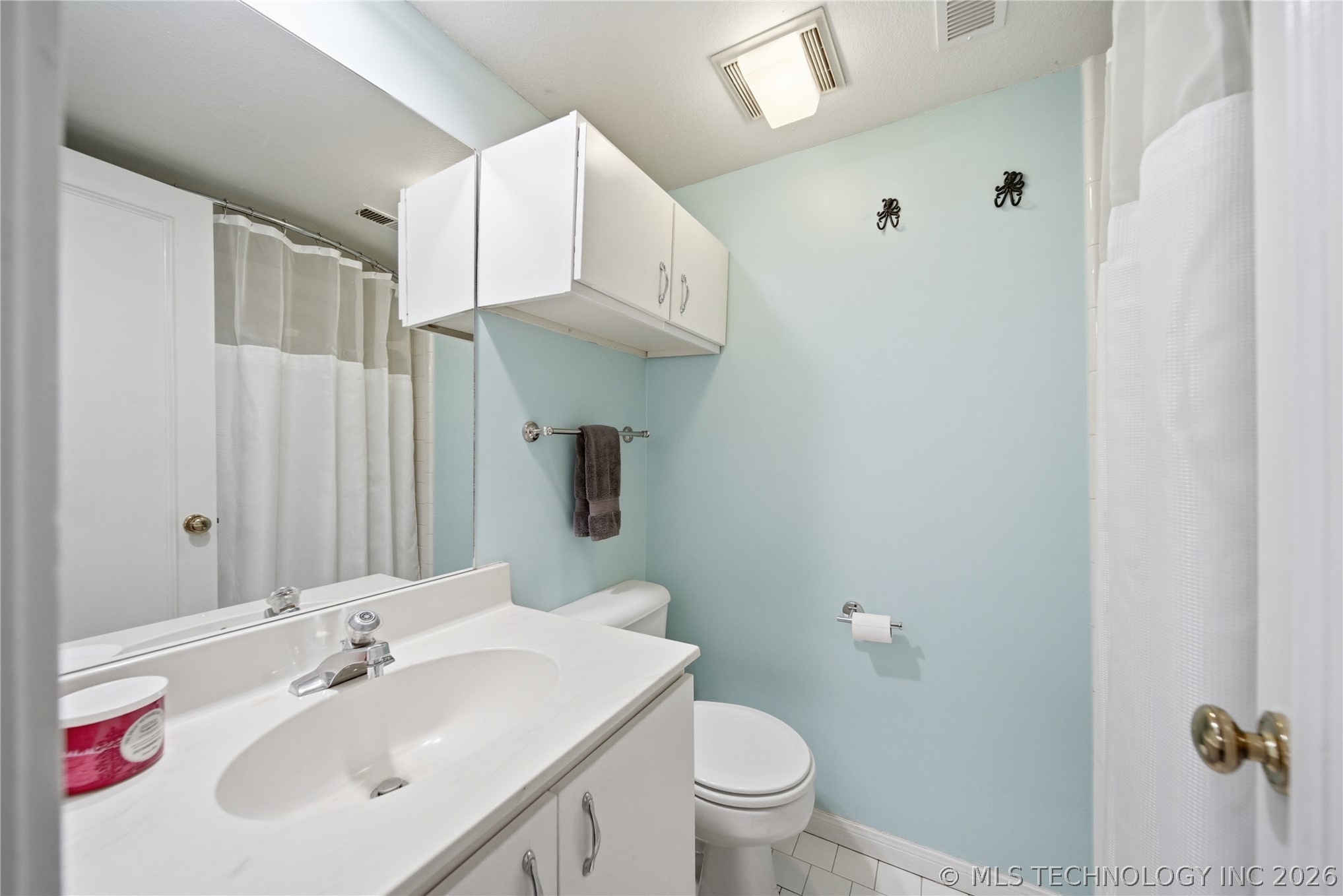 1227 S Lawton Avenue 14 Property Photo 27