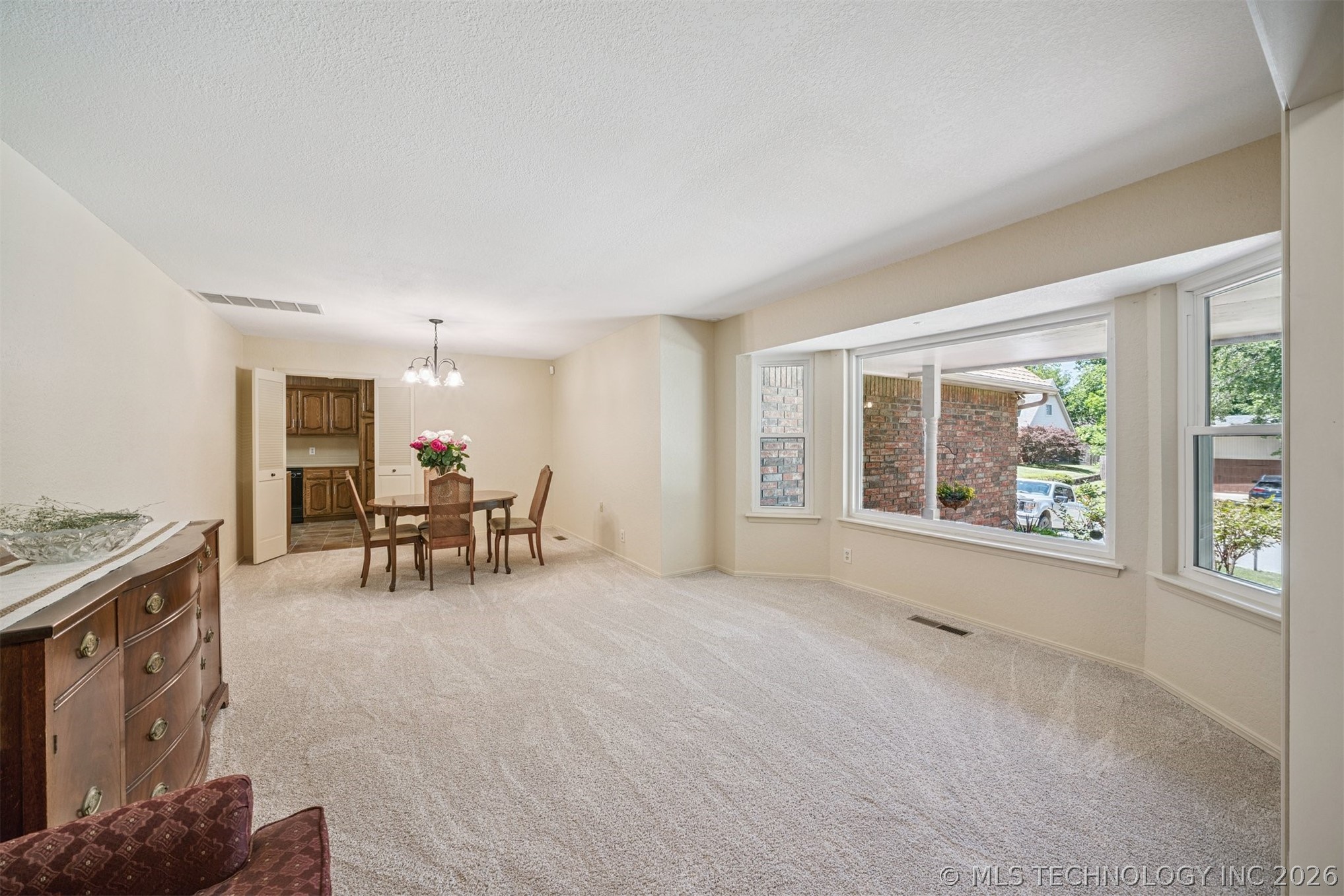 5732 E 64th Street Property Photo 8