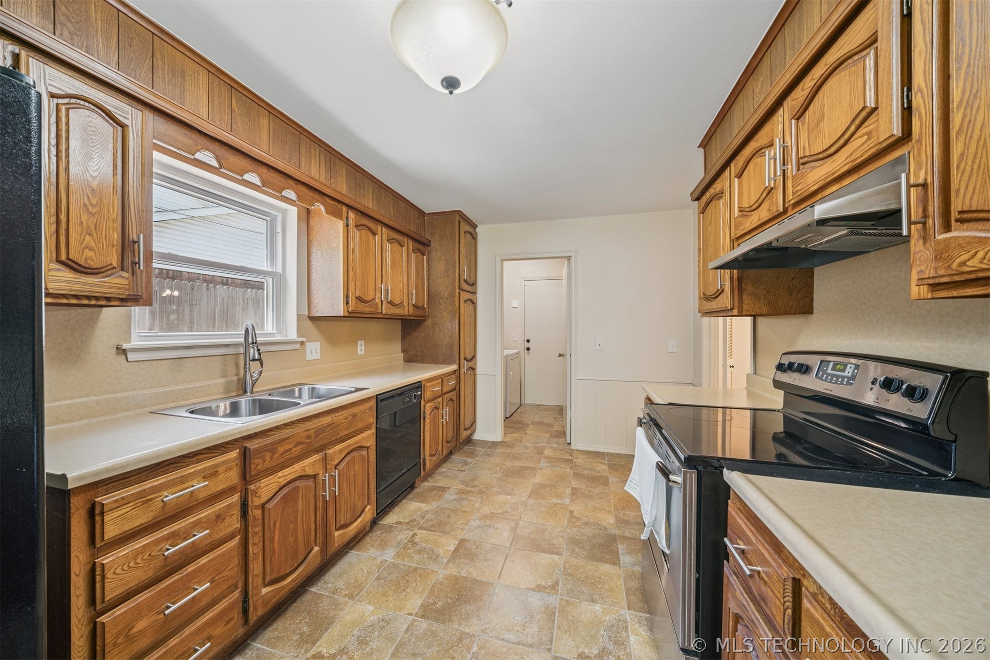 5732 E 64th Street Property Photo 16
