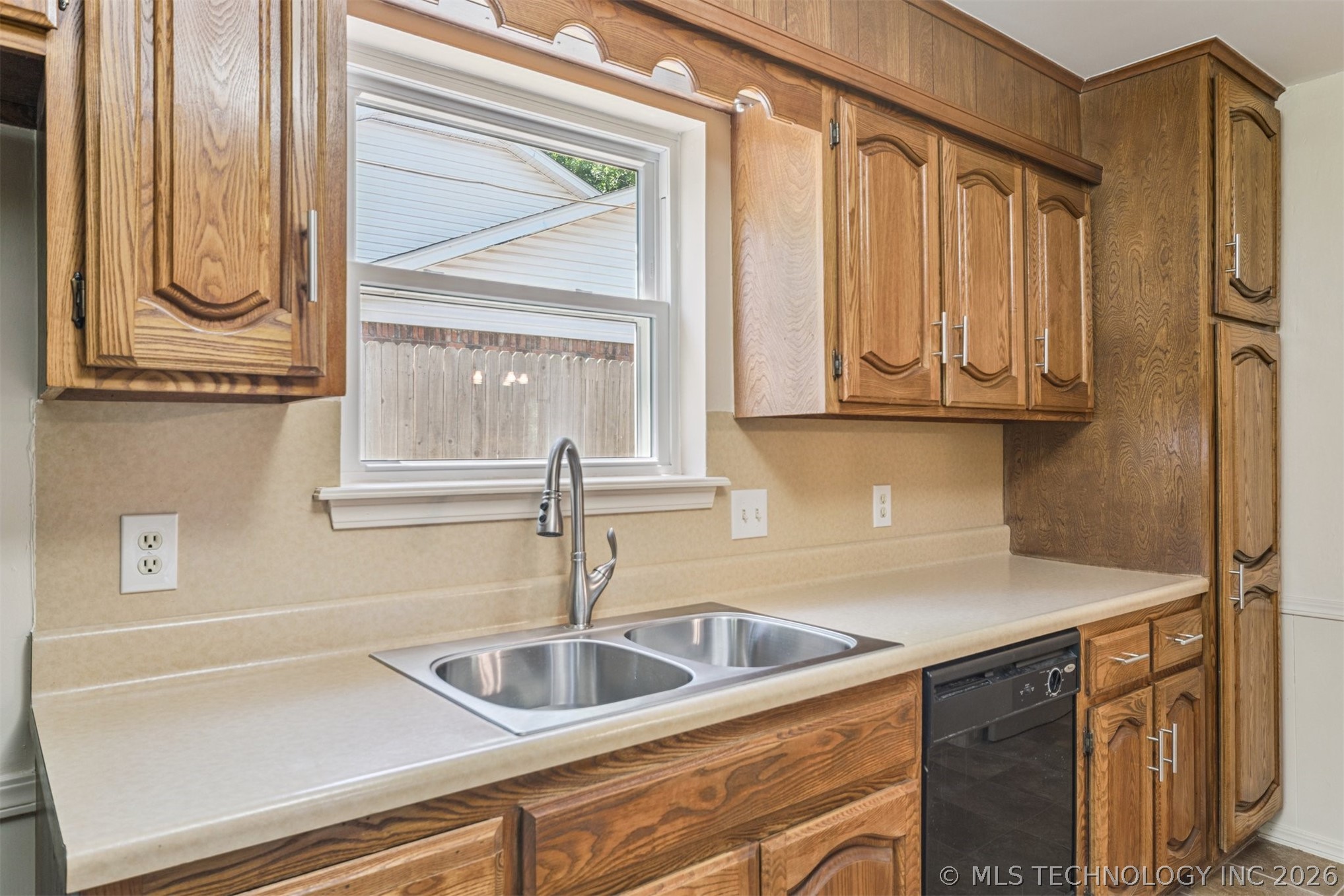 5732 E 64th Street Property Photo 18