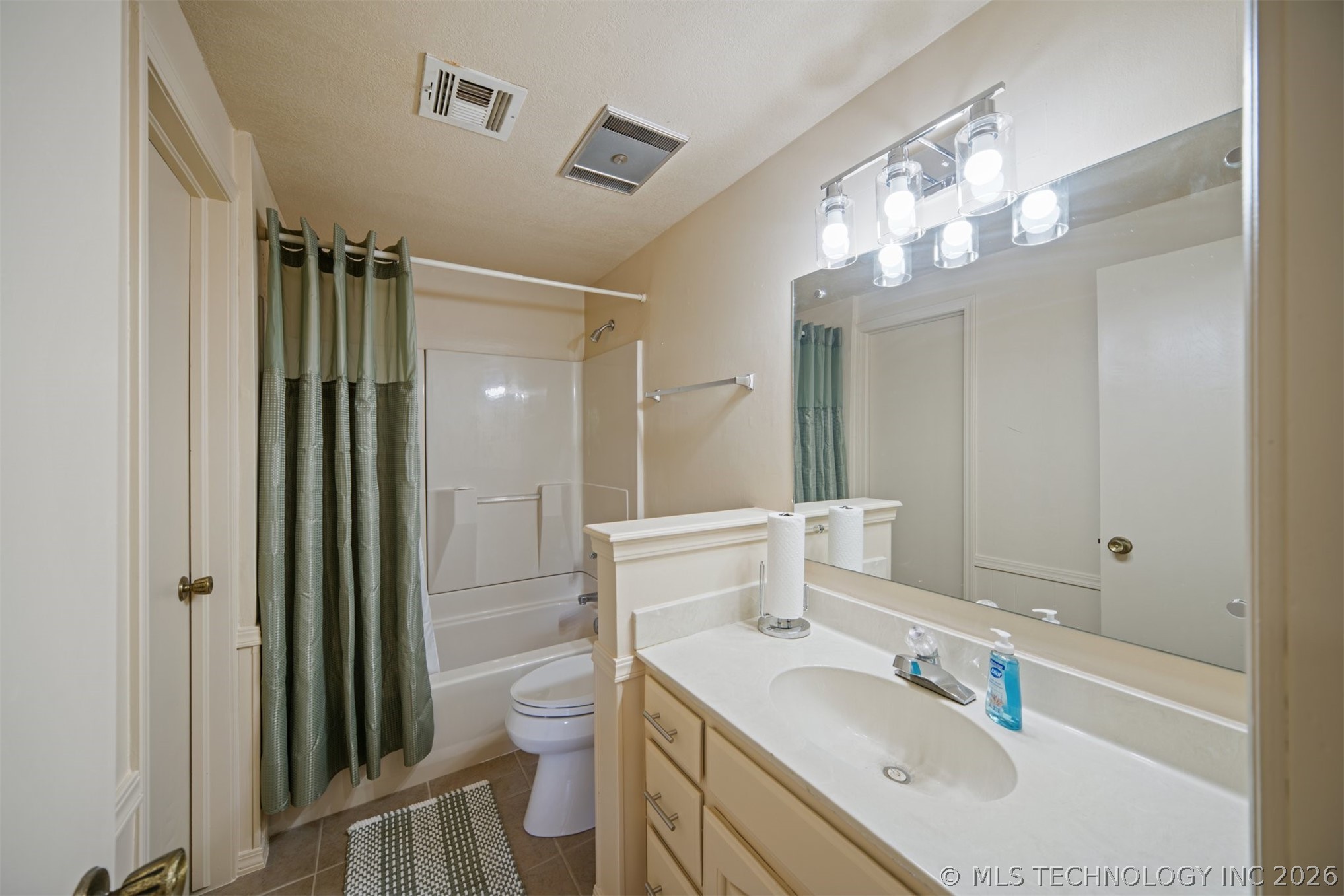 5732 E 64th Street Property Photo 41