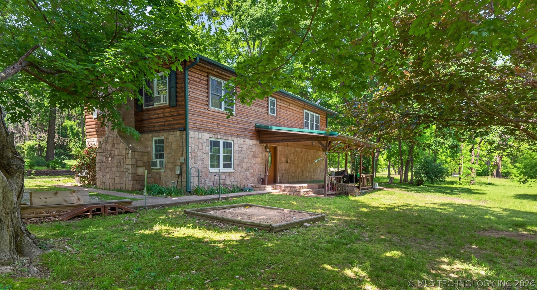 9596 N 447 Road Property Photo 1