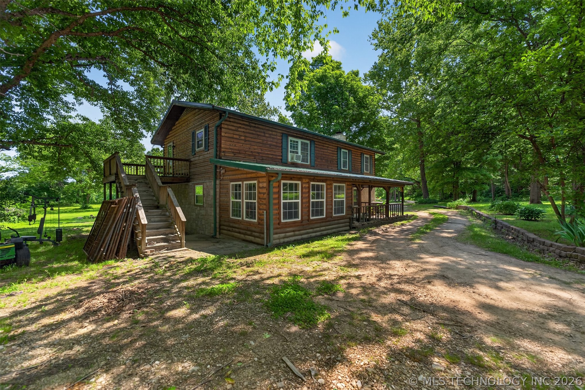 9596 N 447 Road Property Photo 2