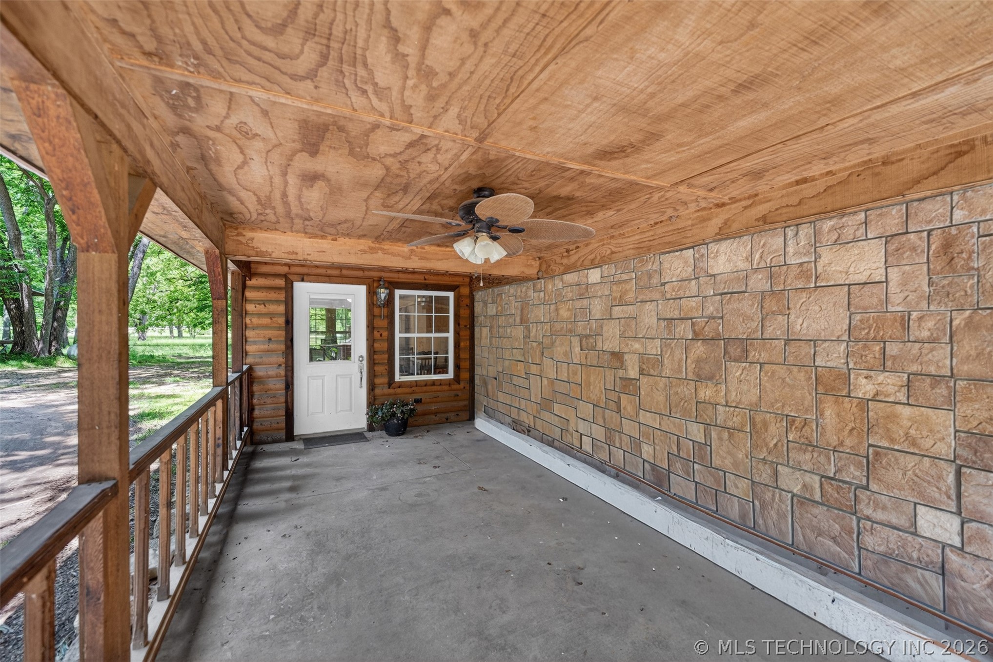 9596 N 447 Road Property Photo 6