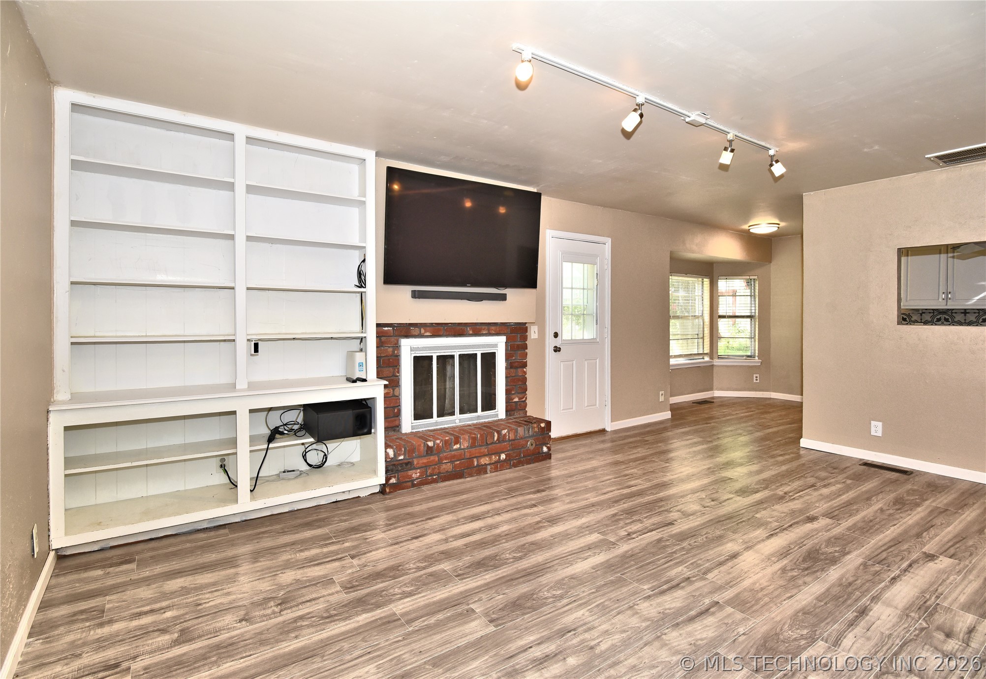 316 Redbud Court Property Photo 6