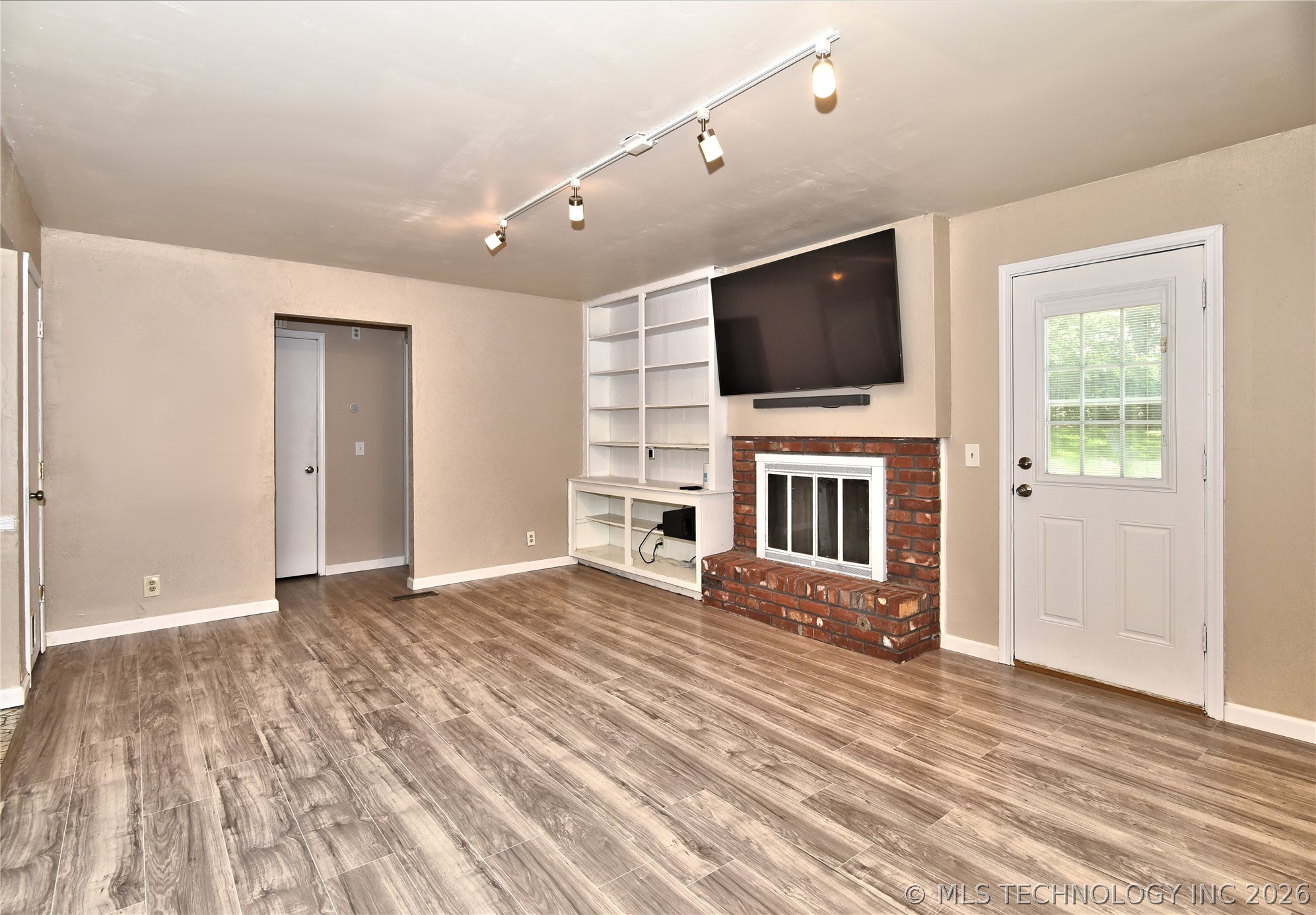 316 Redbud Court Property Photo 7