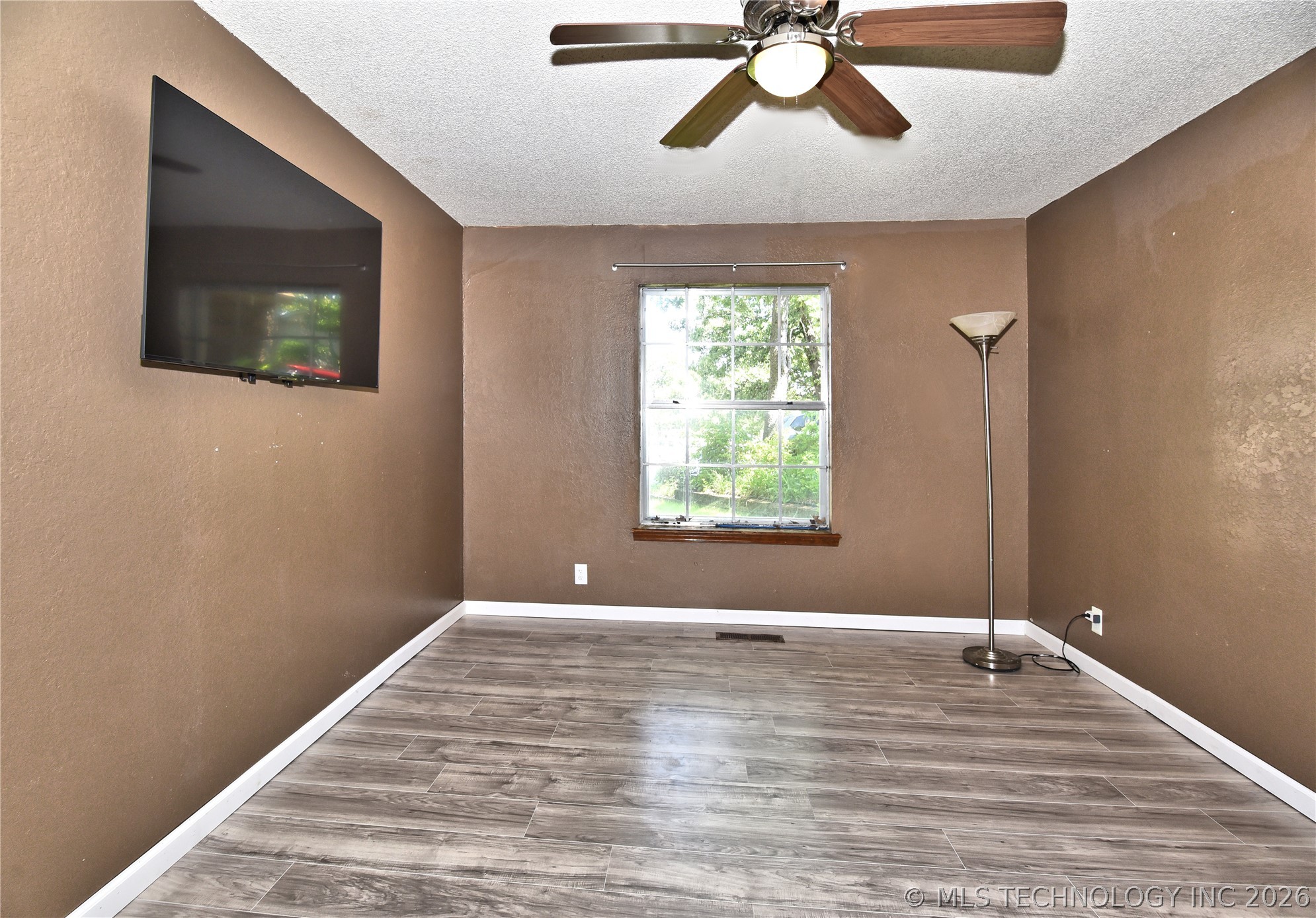 316 Redbud Court Property Photo 14
