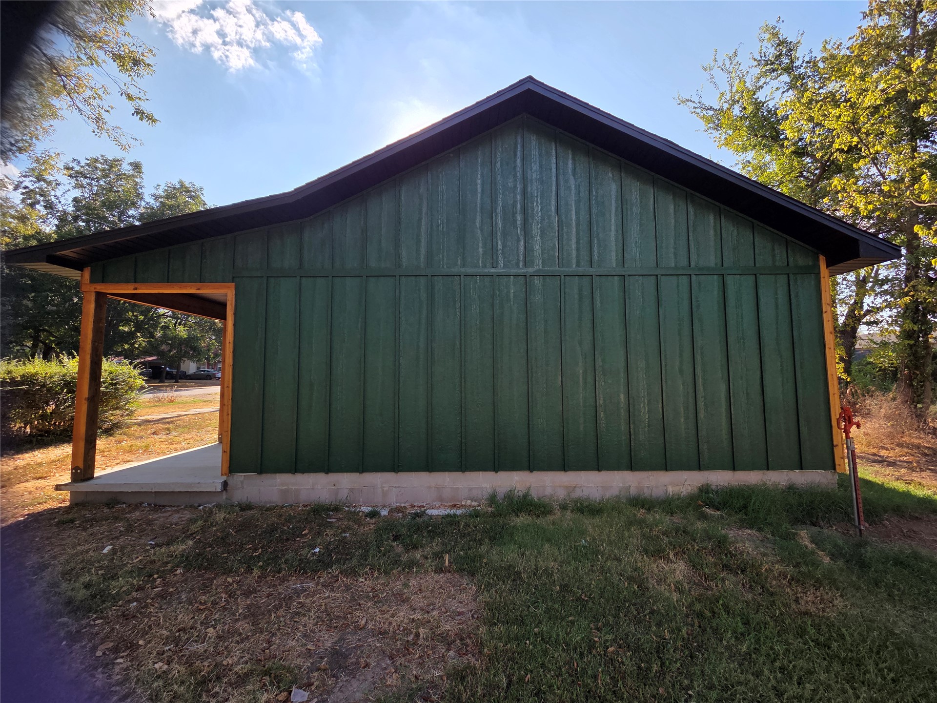 1344 W Main Avenue Property Photo 4