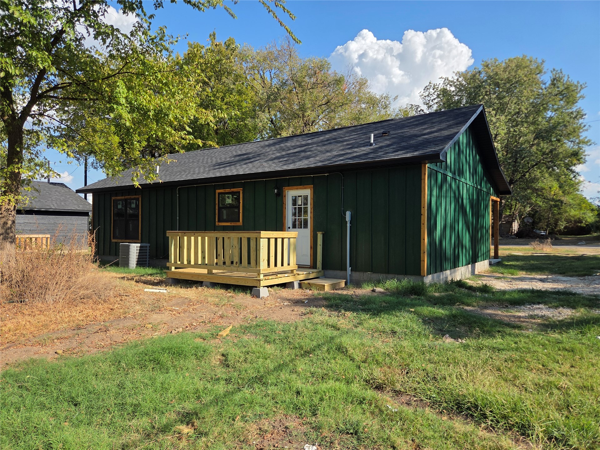 1344 W Main Avenue Property Photo 7