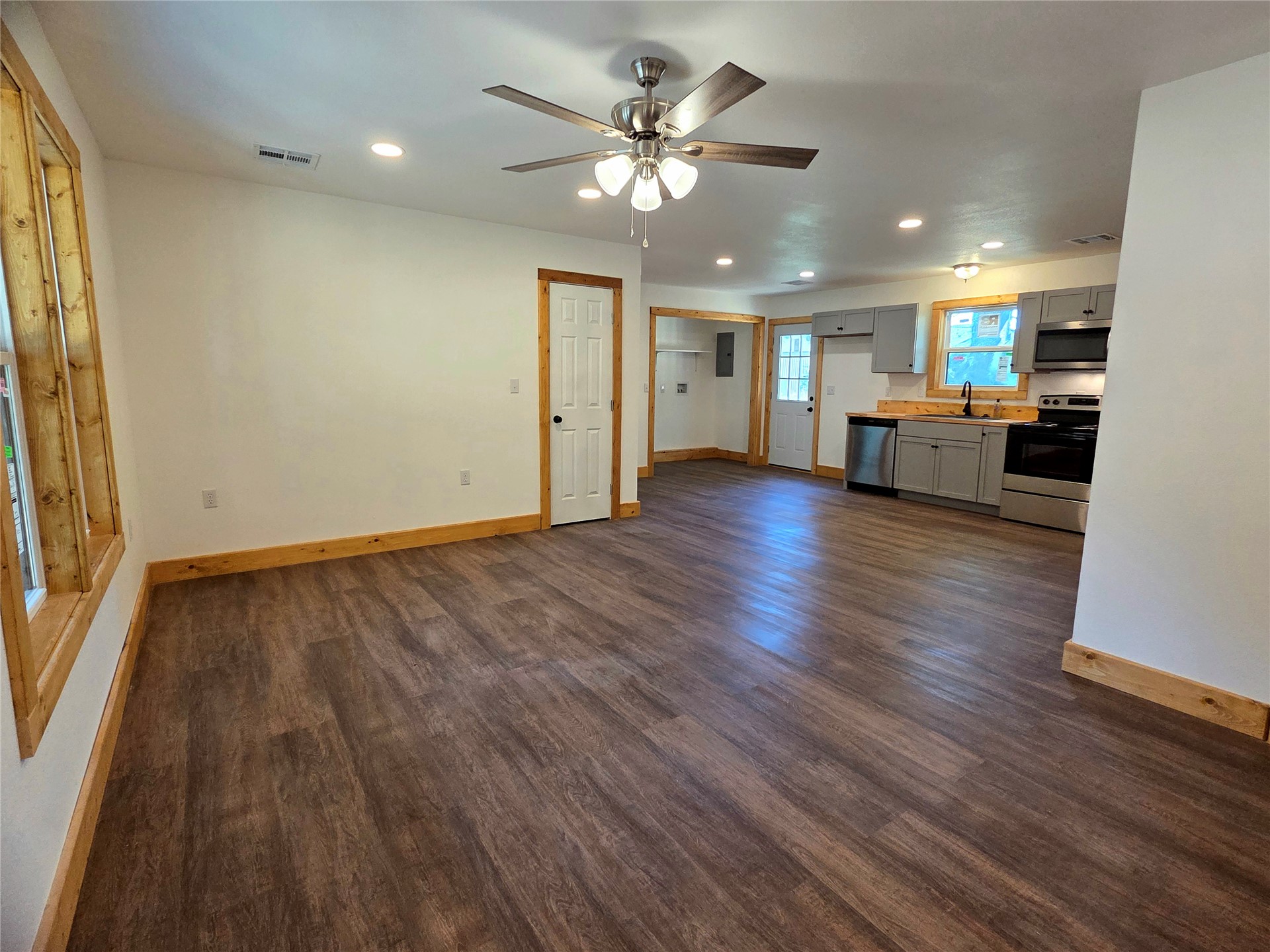 1344 W Main Avenue Property Photo 13