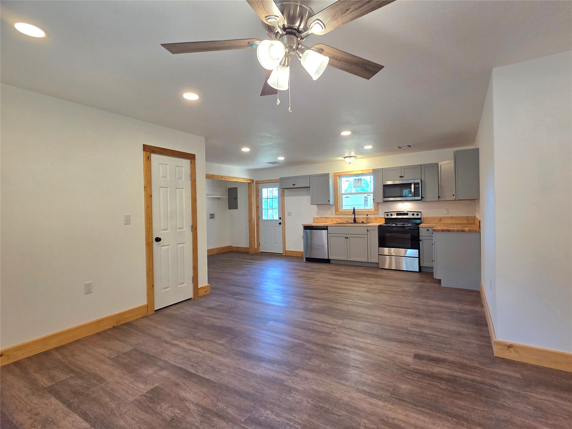 1344 W Main Avenue Property Photo 17