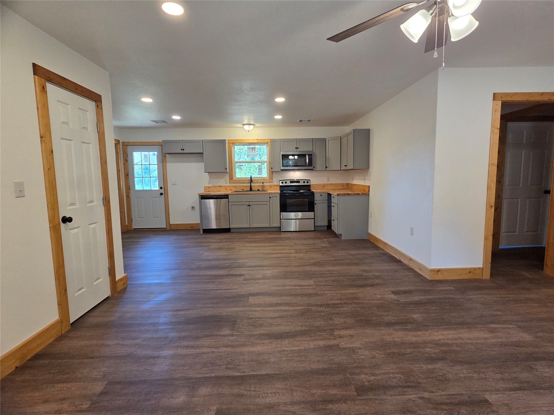 1344 W Main Avenue Property Photo 18