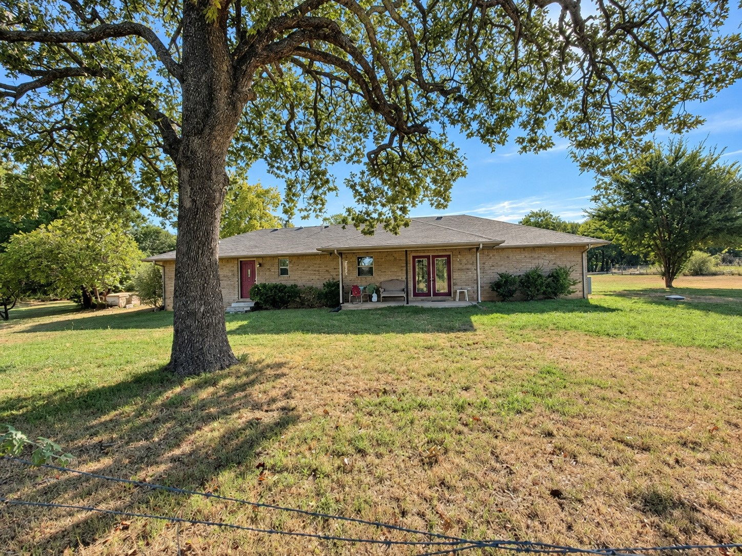 7611 Dickson Property Photo 3