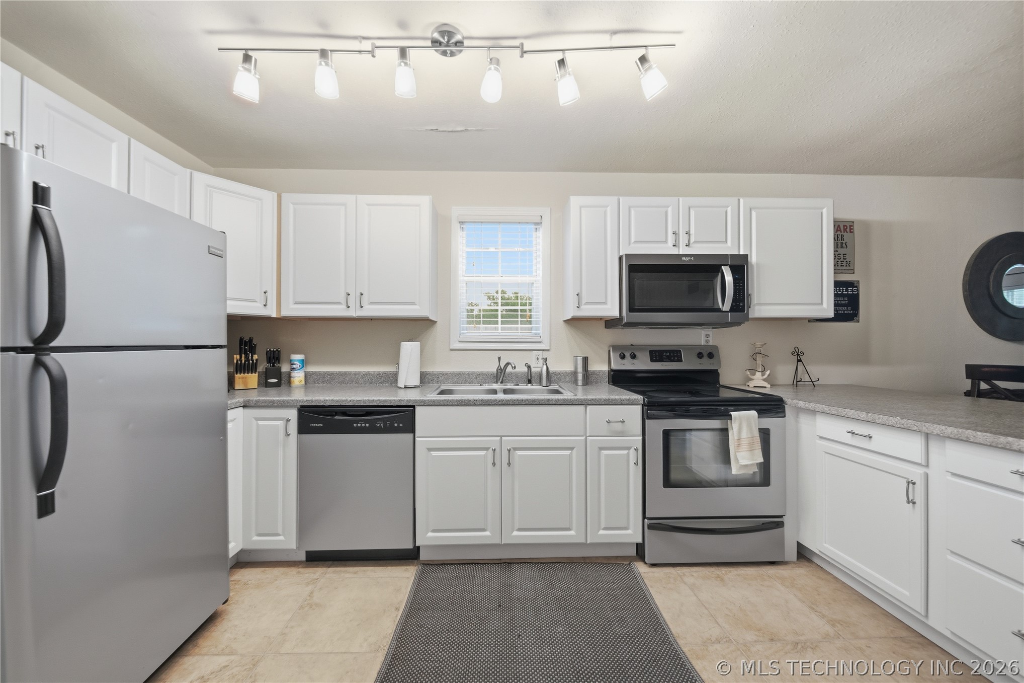 111 W Leonard Street Property Photo 19