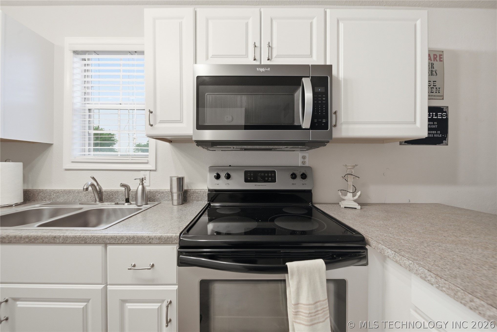 111 W Leonard Street Property Photo 21