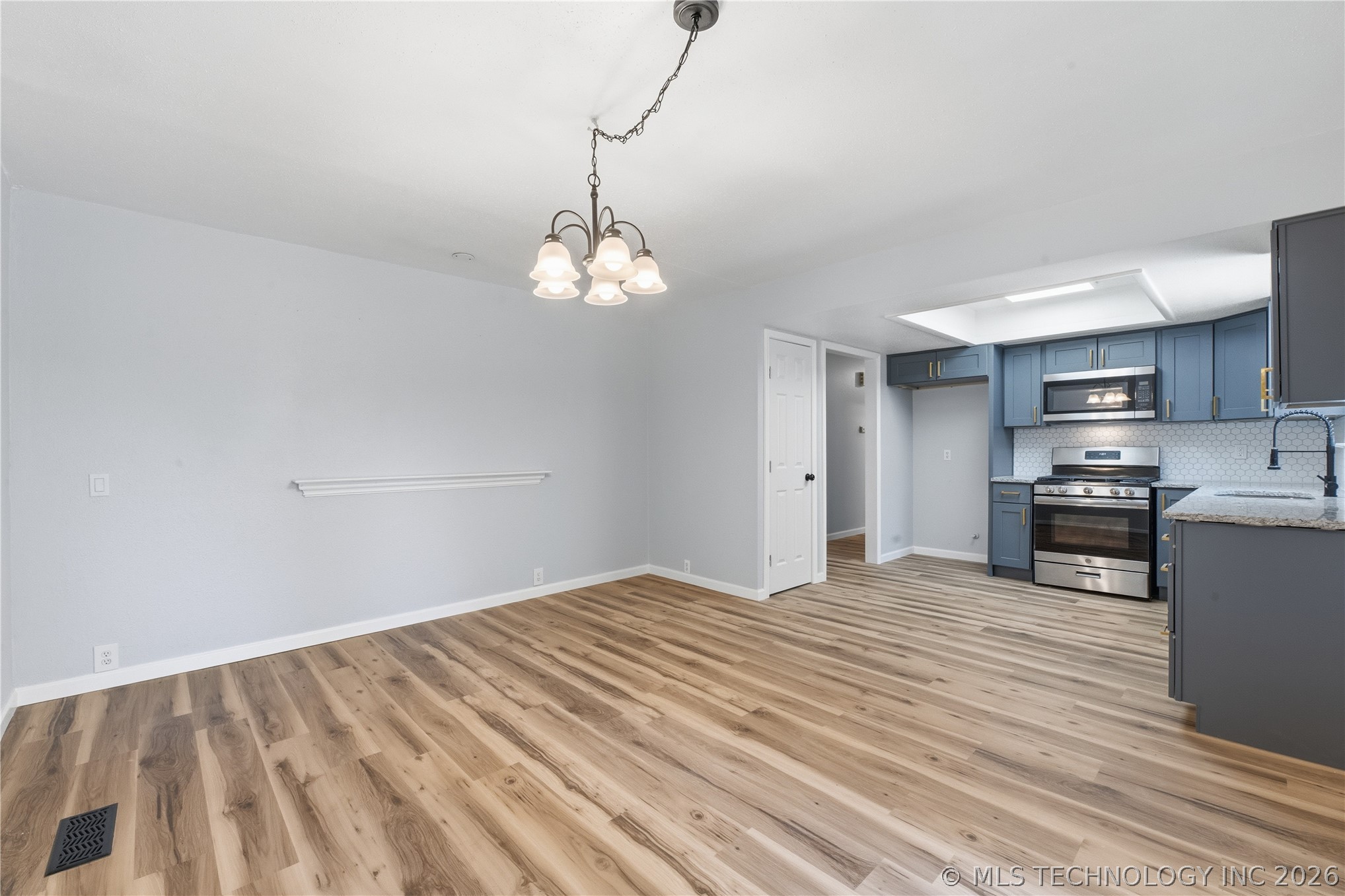 1205 N Ironwood Place Property Photo 11