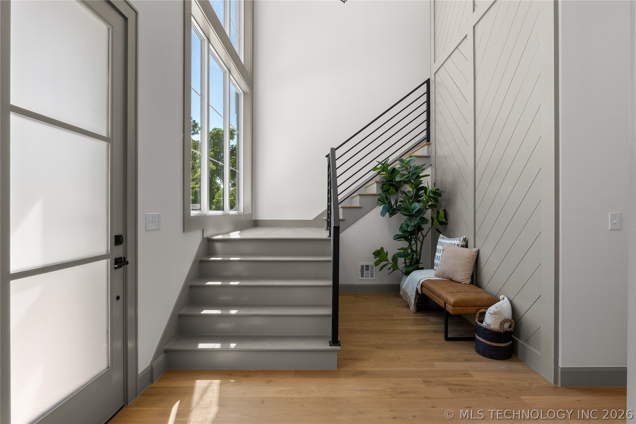 231 E 35th Place Property Photo 12
