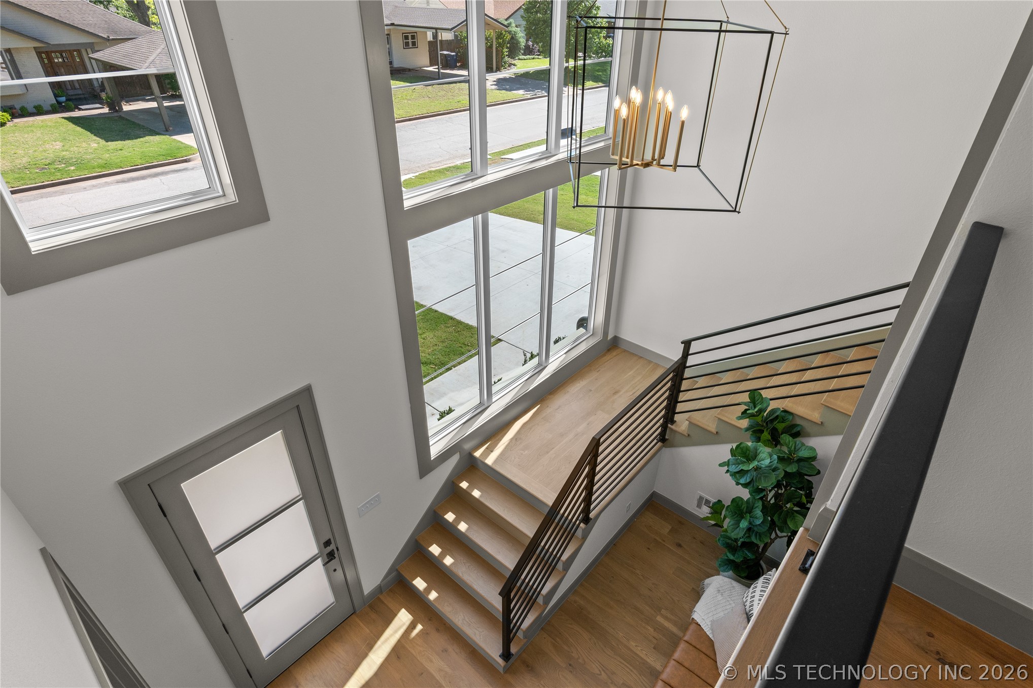 231 E 35th Place Property Photo 13