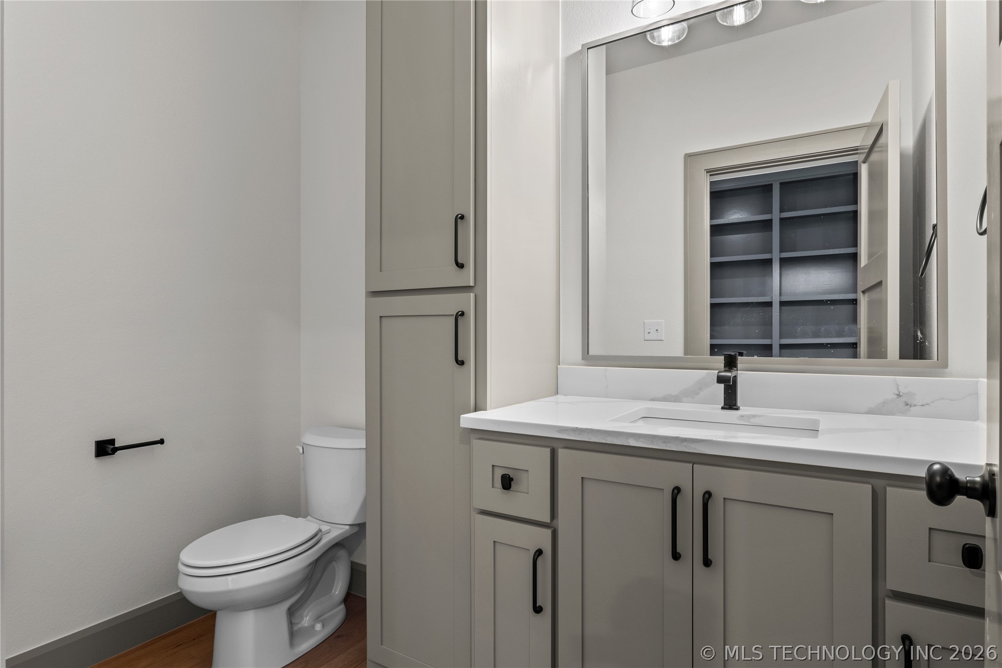 231 E 35th Place Property Photo 71