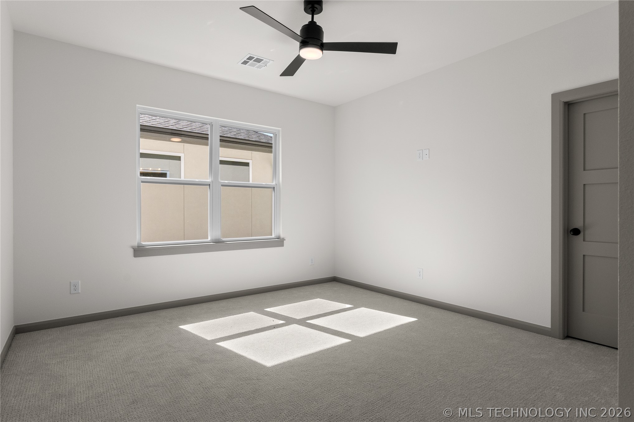 231 E 35th Place Property Photo 80