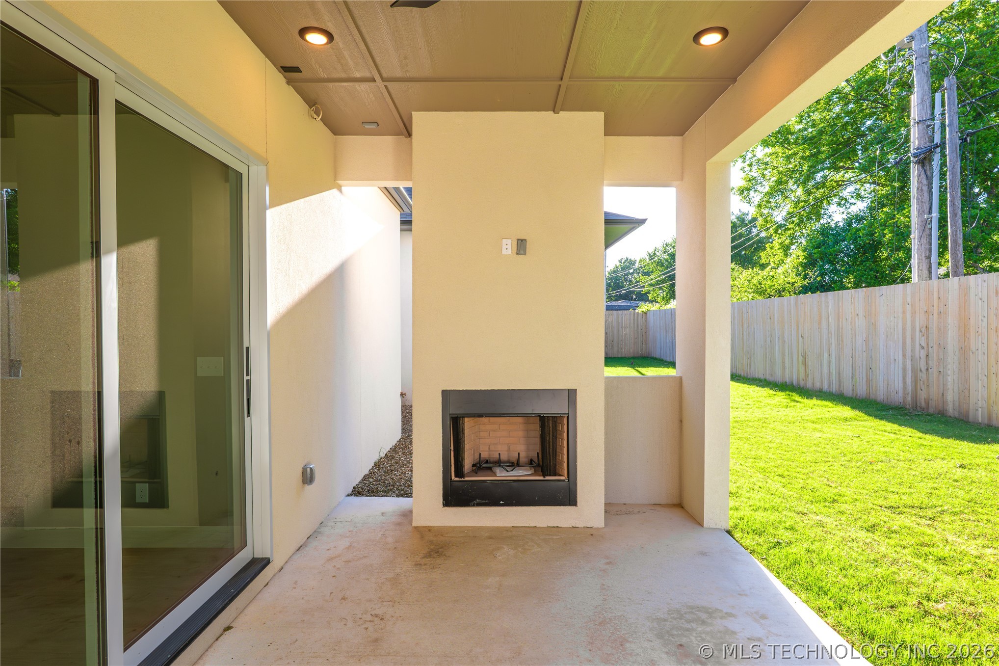 231 E 35th Place Property Photo 86