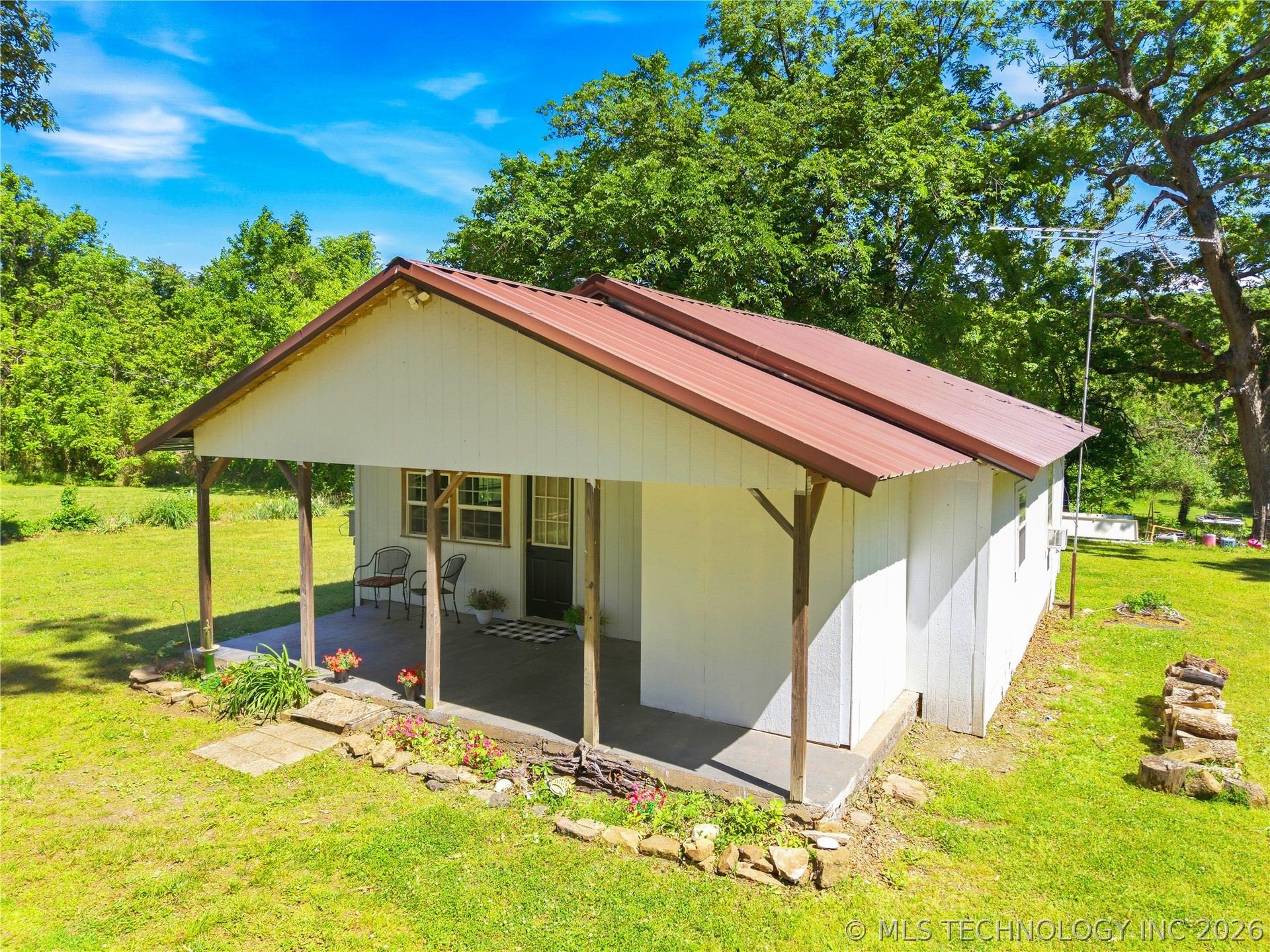 464220 E 888 Road Property Photo 4