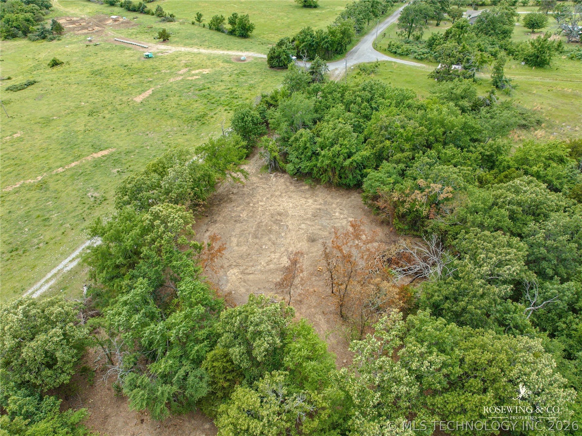 Pine Tree Road Property Photo 16