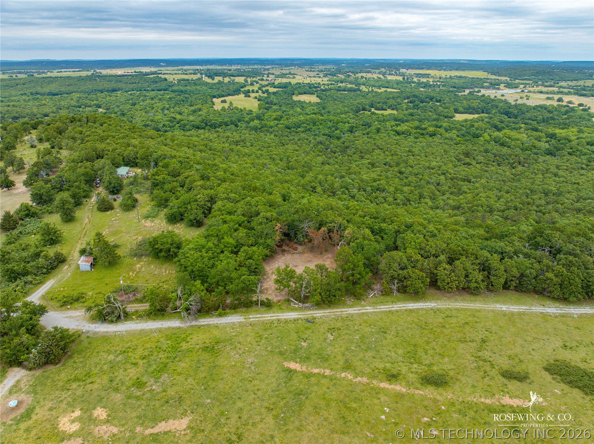 Pine Tree Road Property Photo 23