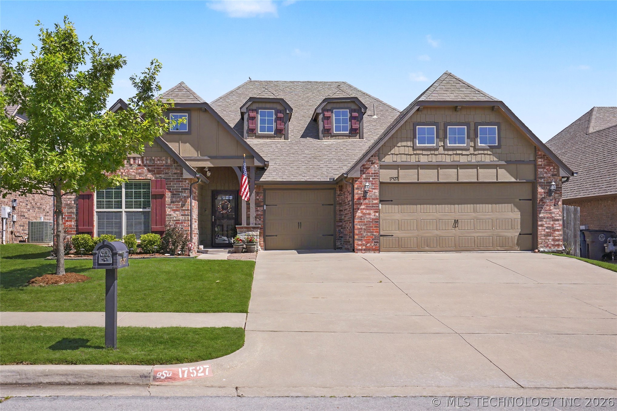17527 E 43rd Street Property Photo 1
