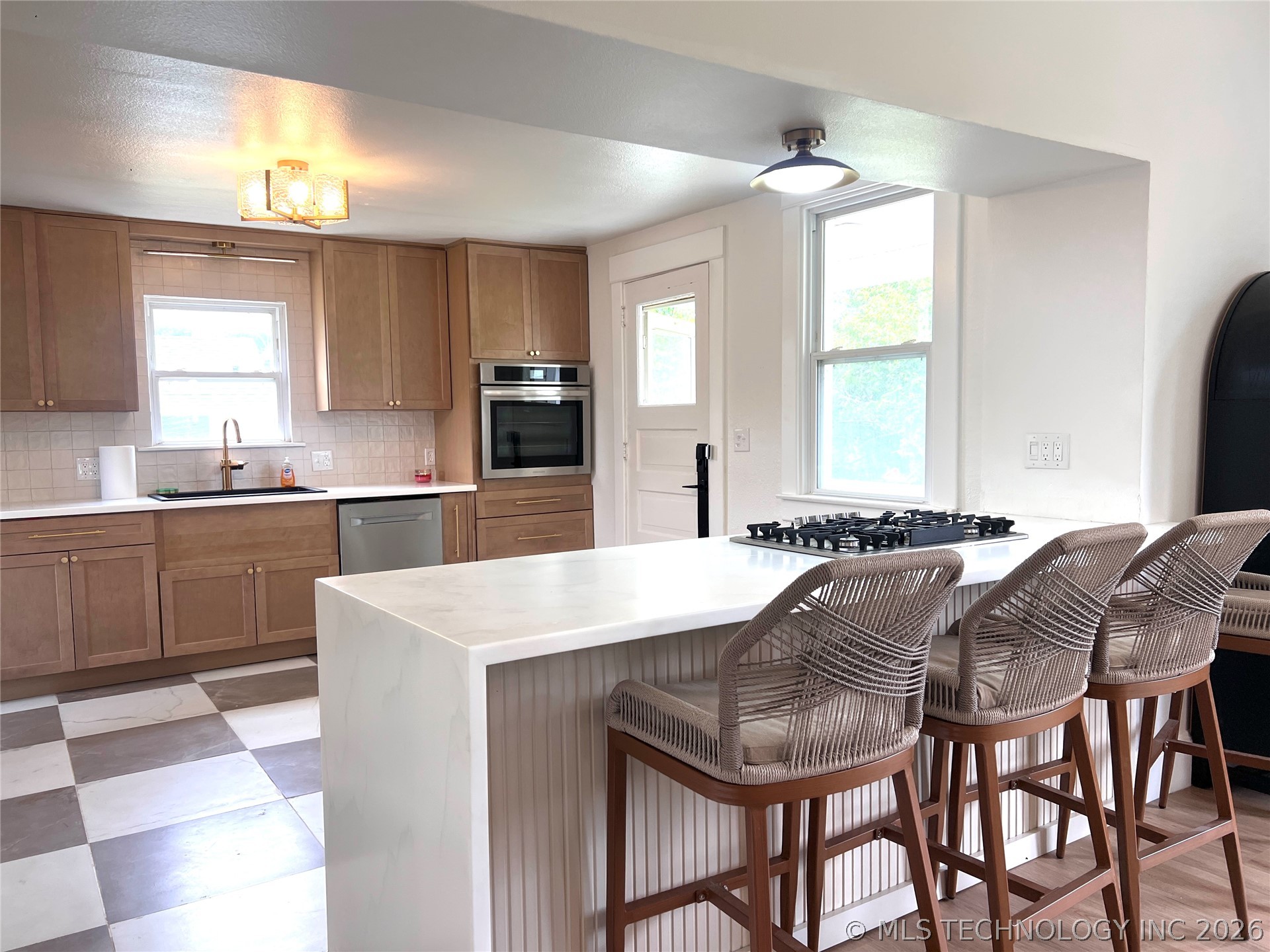 70 E Washington Avenue Property Photo 7