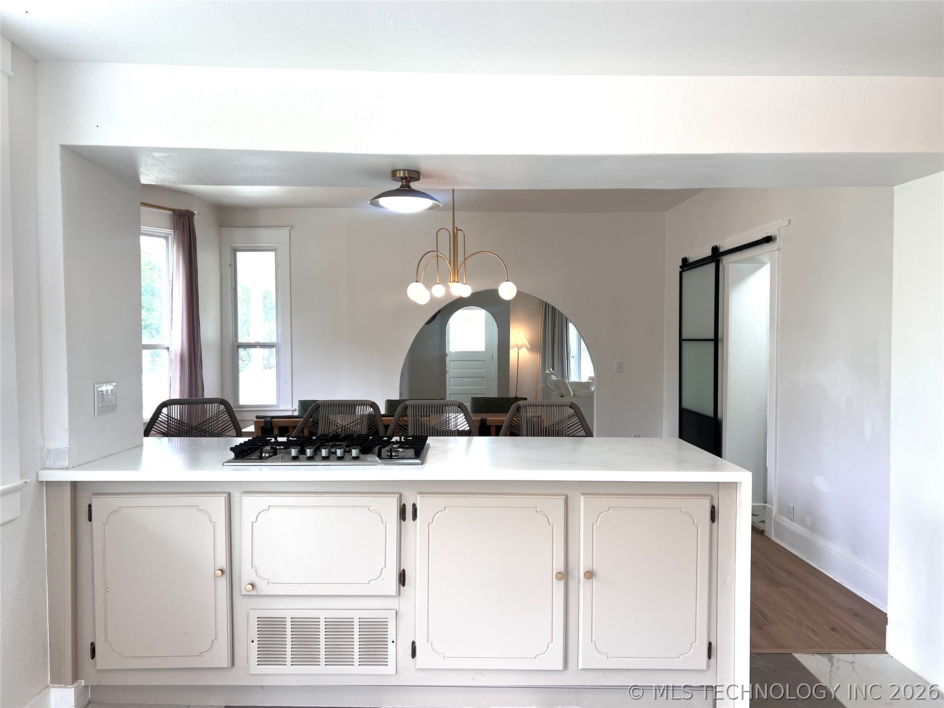 70 E Washington Avenue Property Photo 14