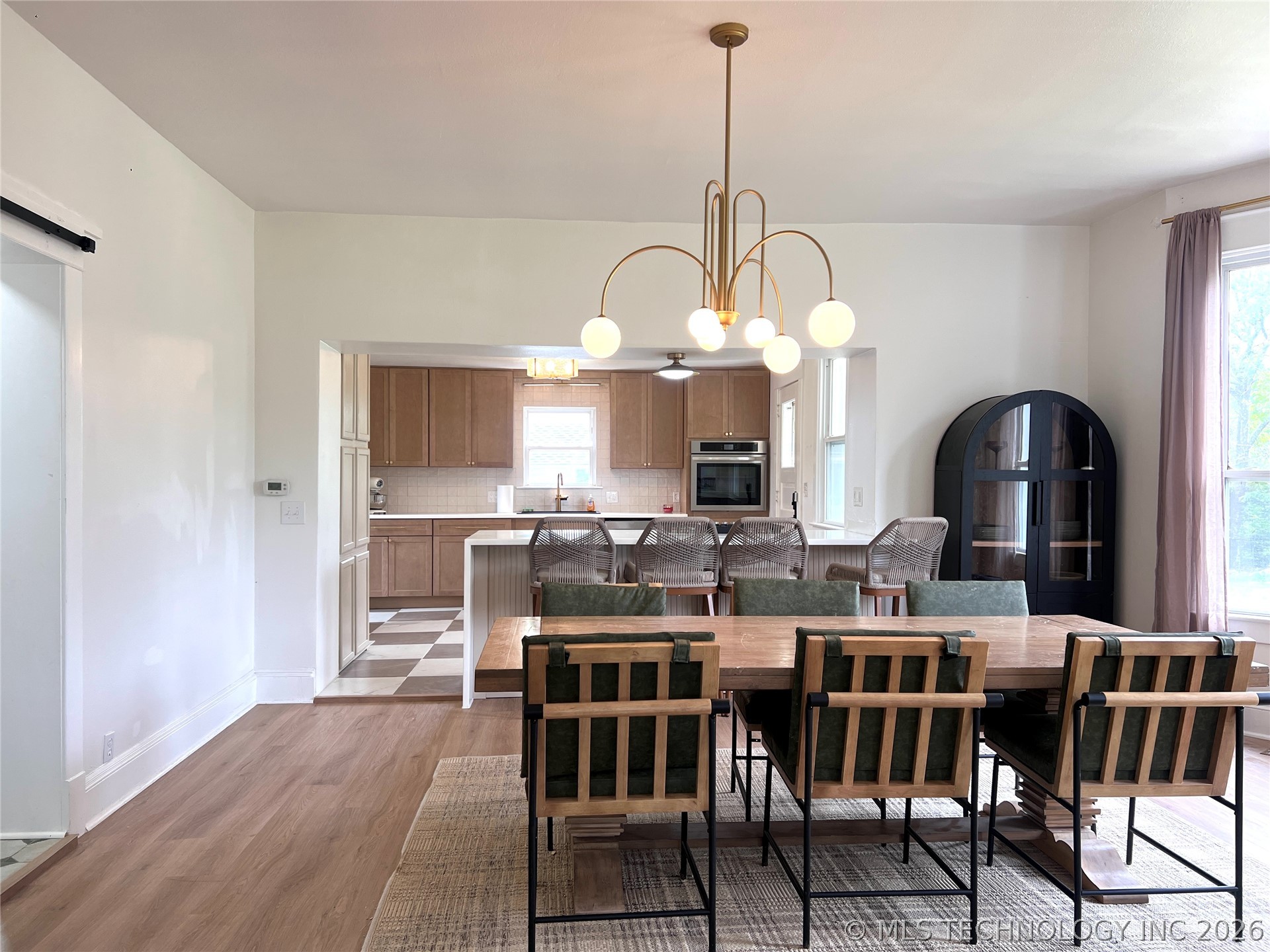 70 E Washington Avenue Property Photo 15