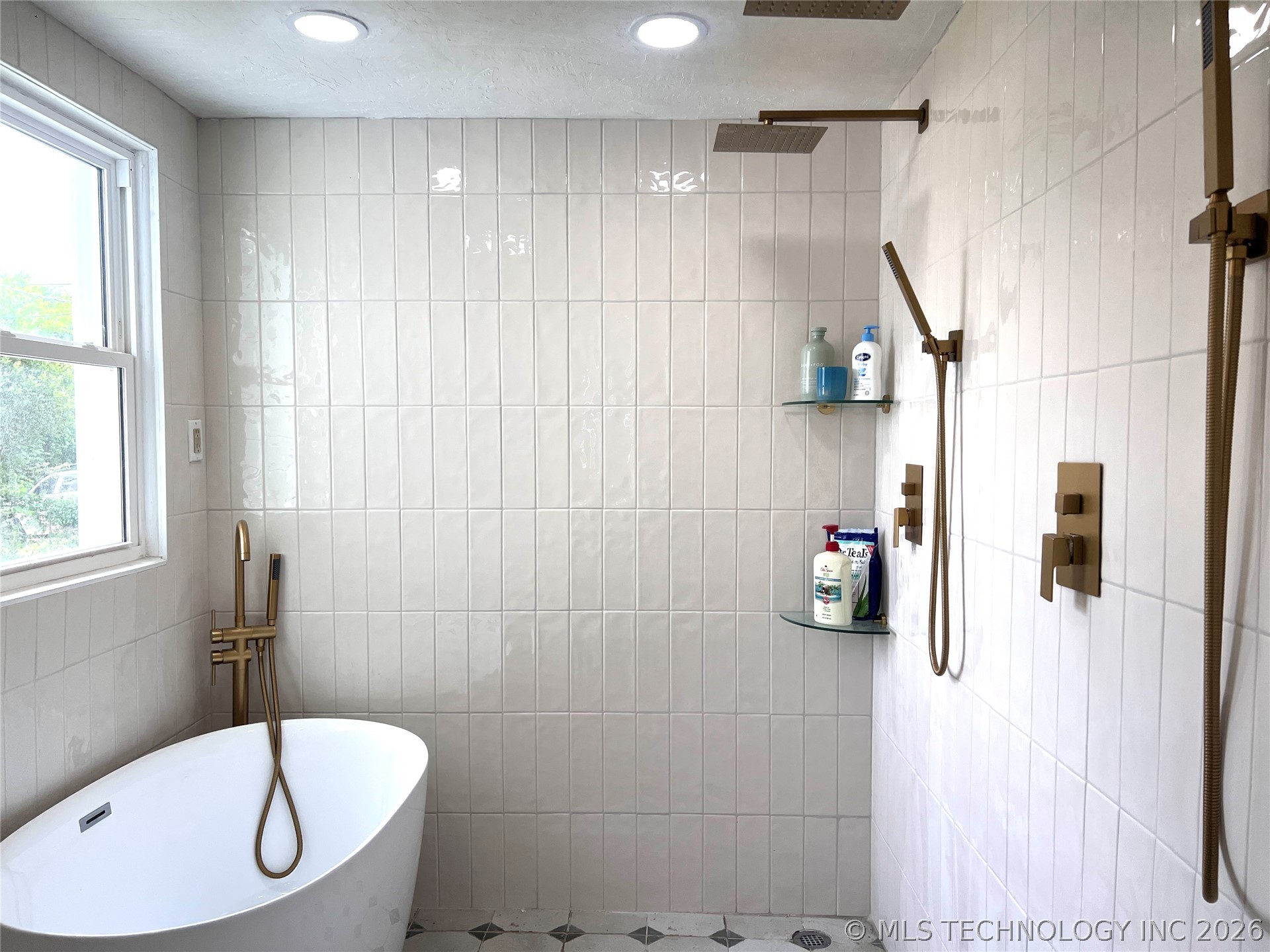 70 E Washington Avenue Property Photo 22