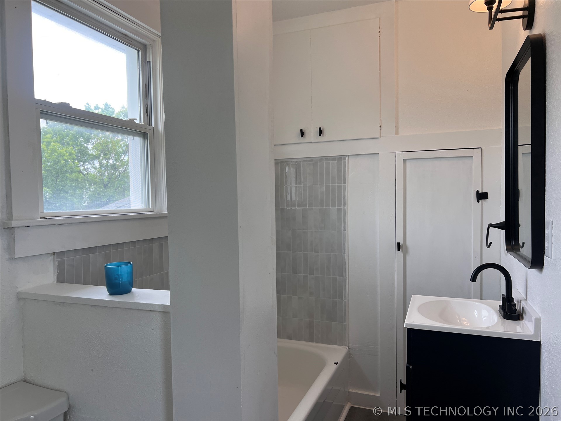 70 E Washington Avenue Property Photo 26