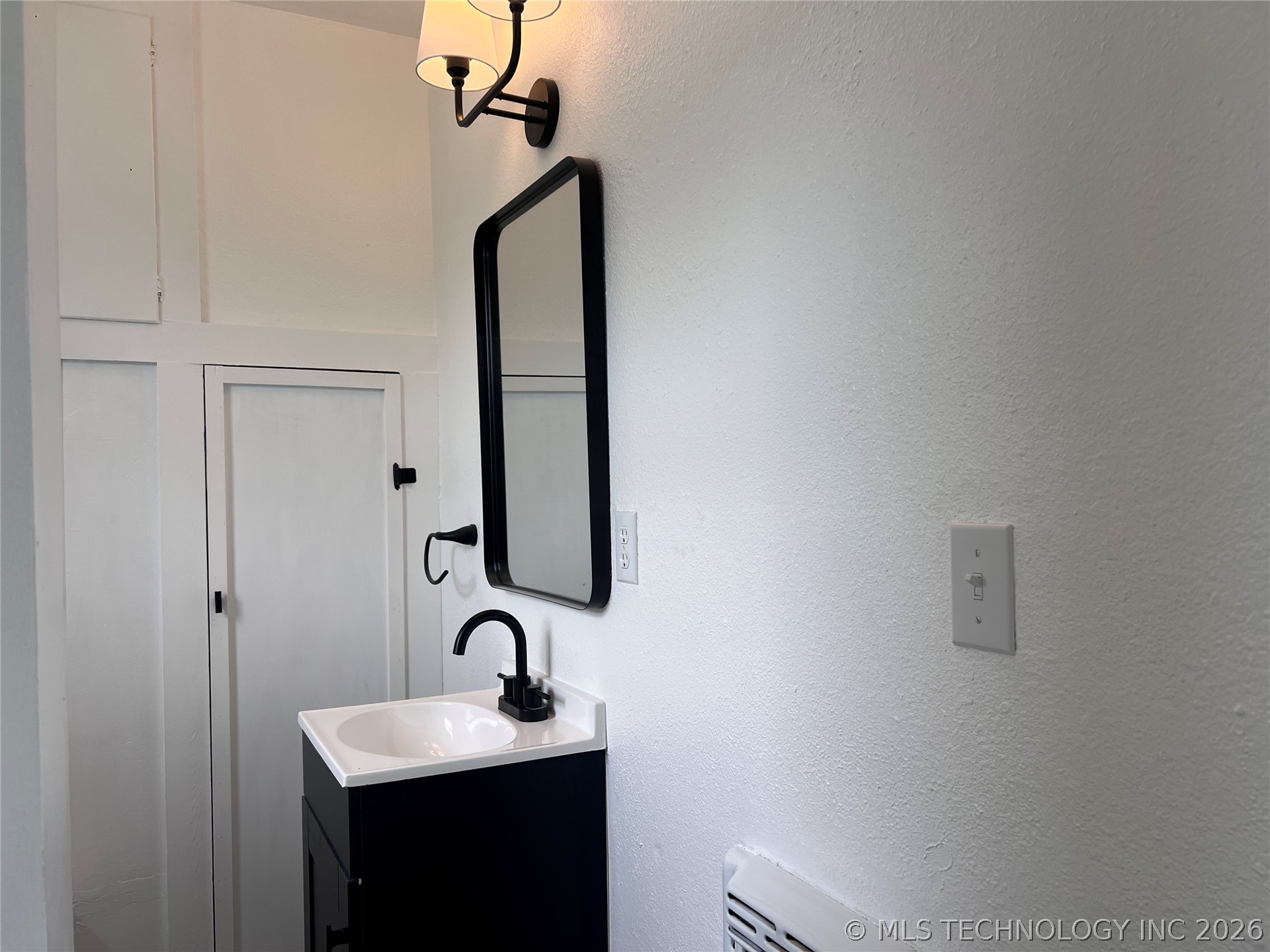 70 E Washington Avenue Property Photo 27