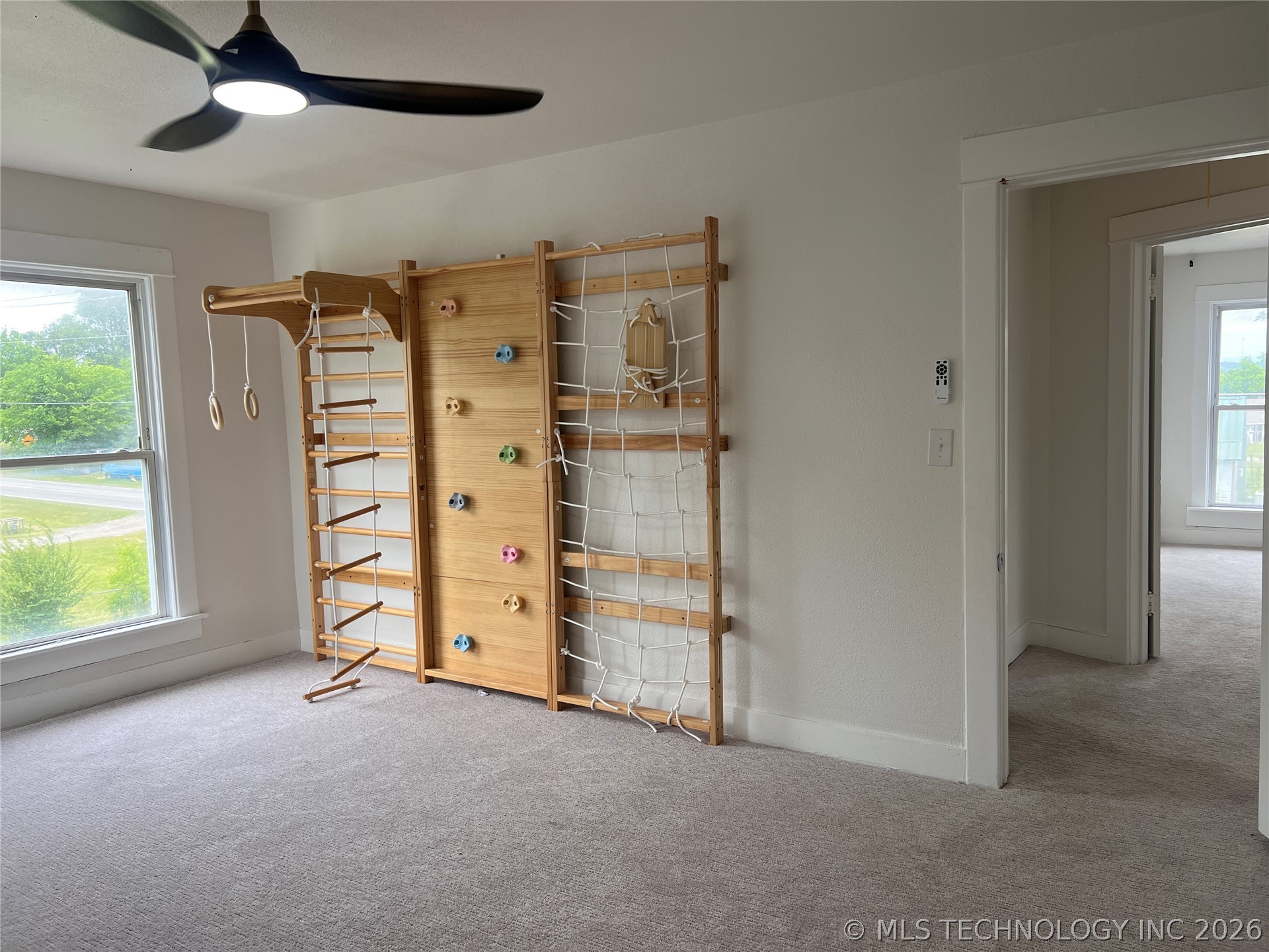 70 E Washington Avenue Property Photo 30