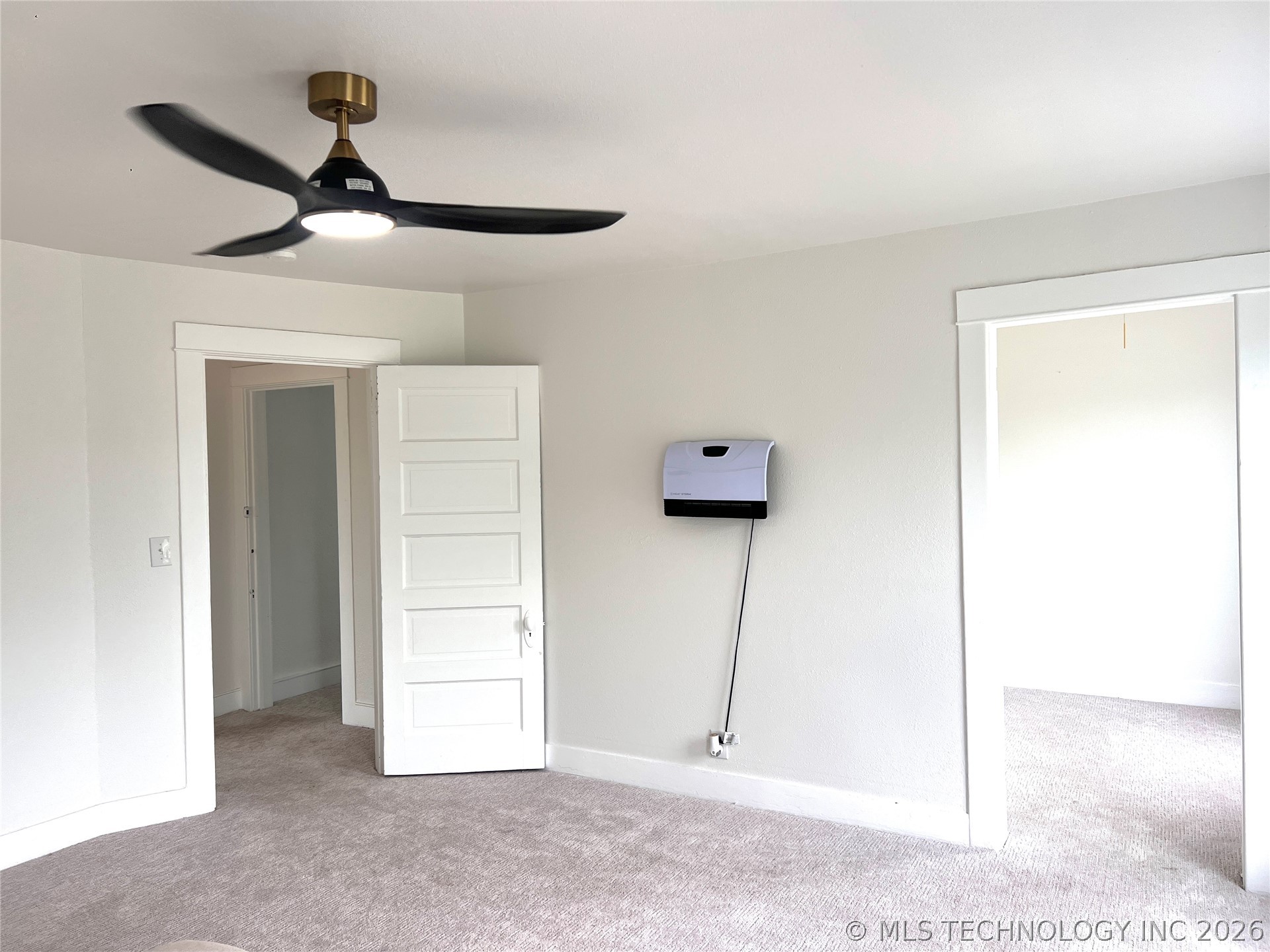 70 E Washington Avenue Property Photo 34
