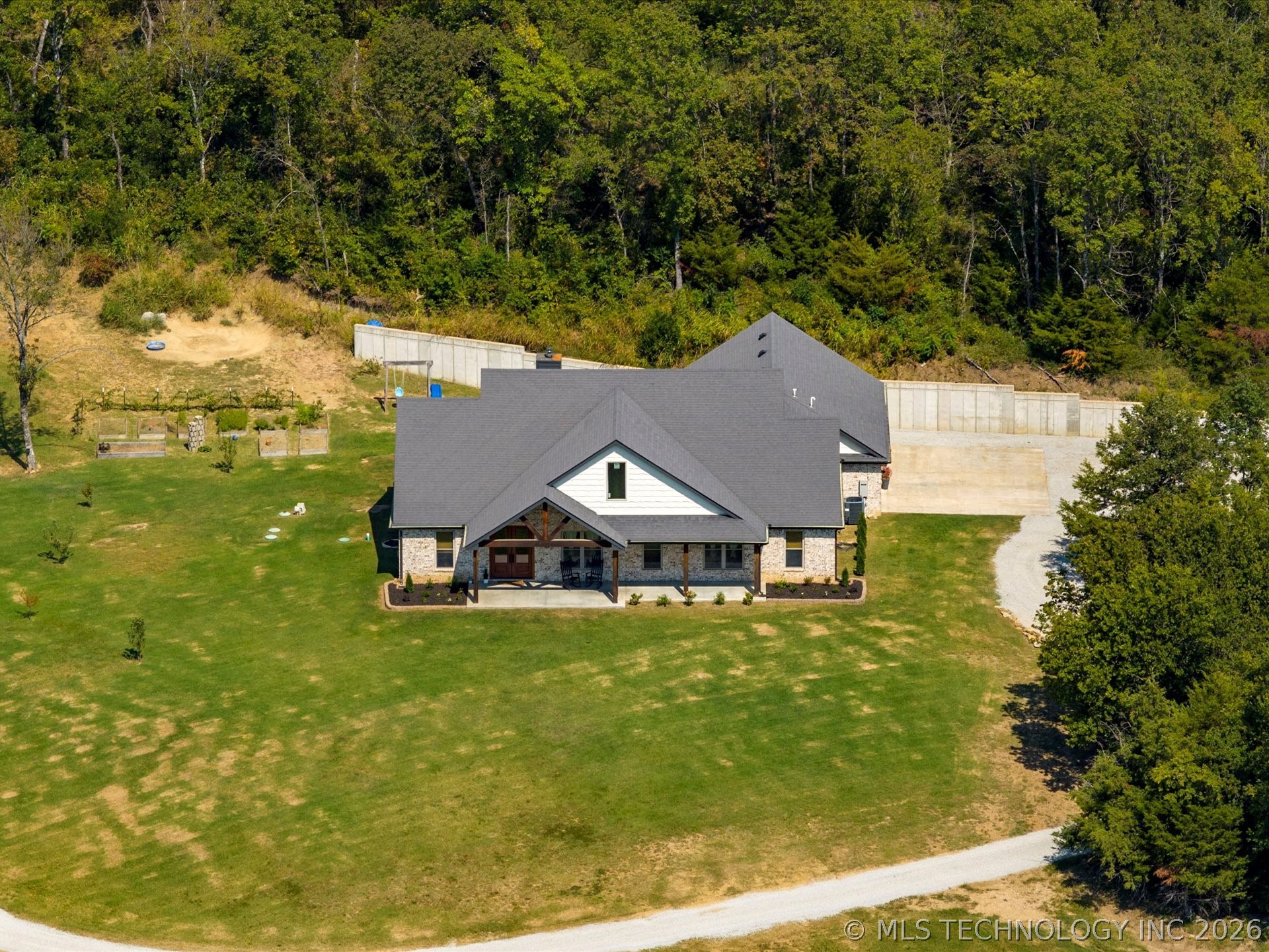 393152 W 2600 Road Property Photo 2