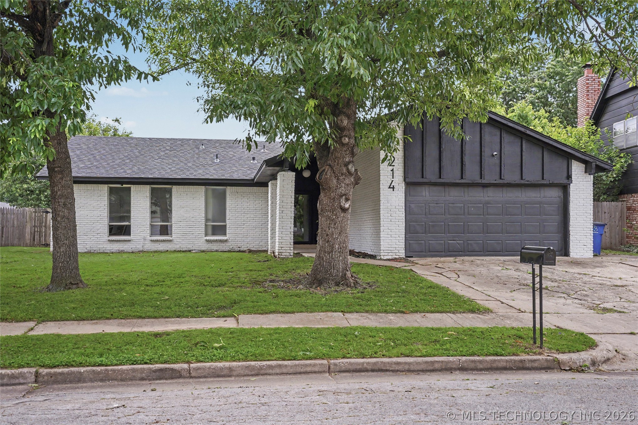 10214 E 24th Street Property Photo 2