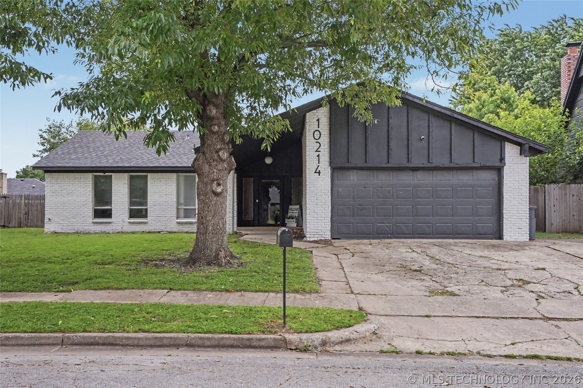 10214 E 24th Street Property Photo 3