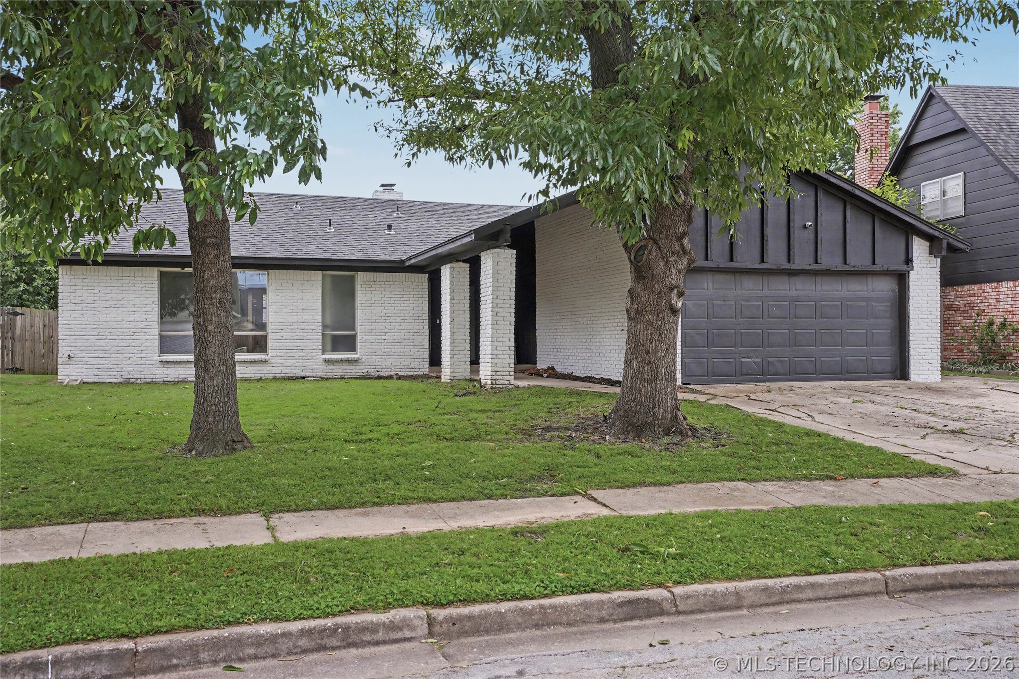 10214 E 24th Street Property Photo 4
