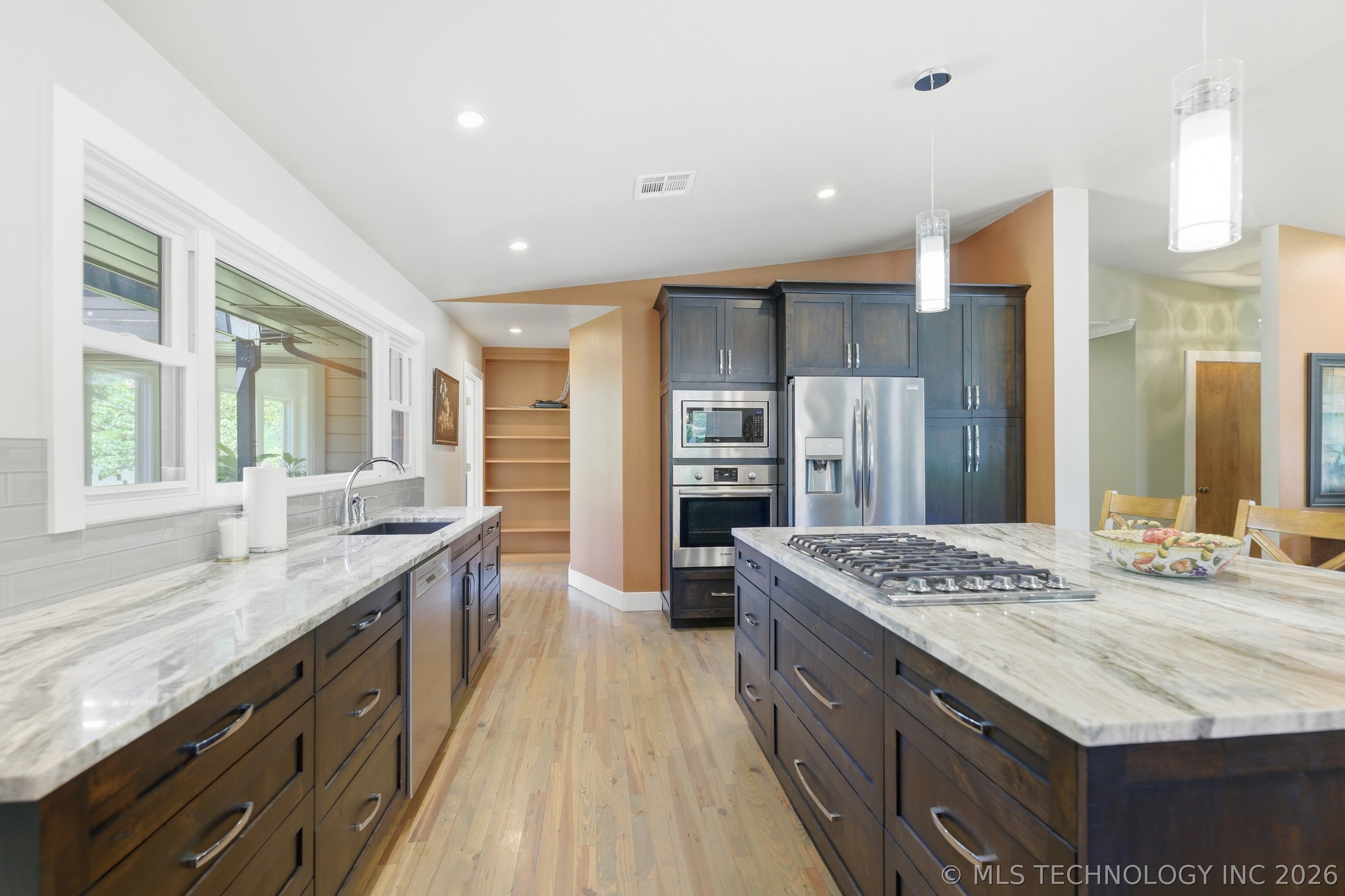 3105 E 28th Street Property Photo 9
