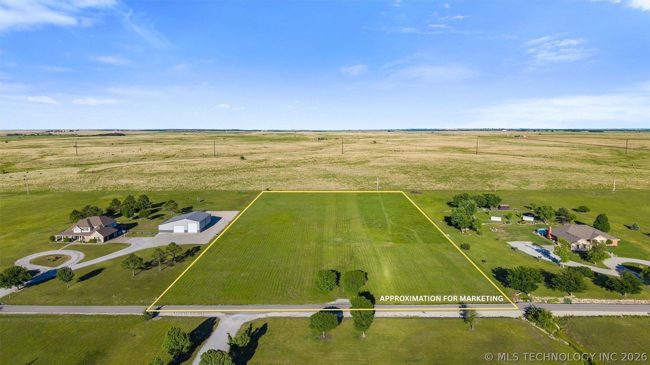 17652 N 4013 Drive Property Photo 1