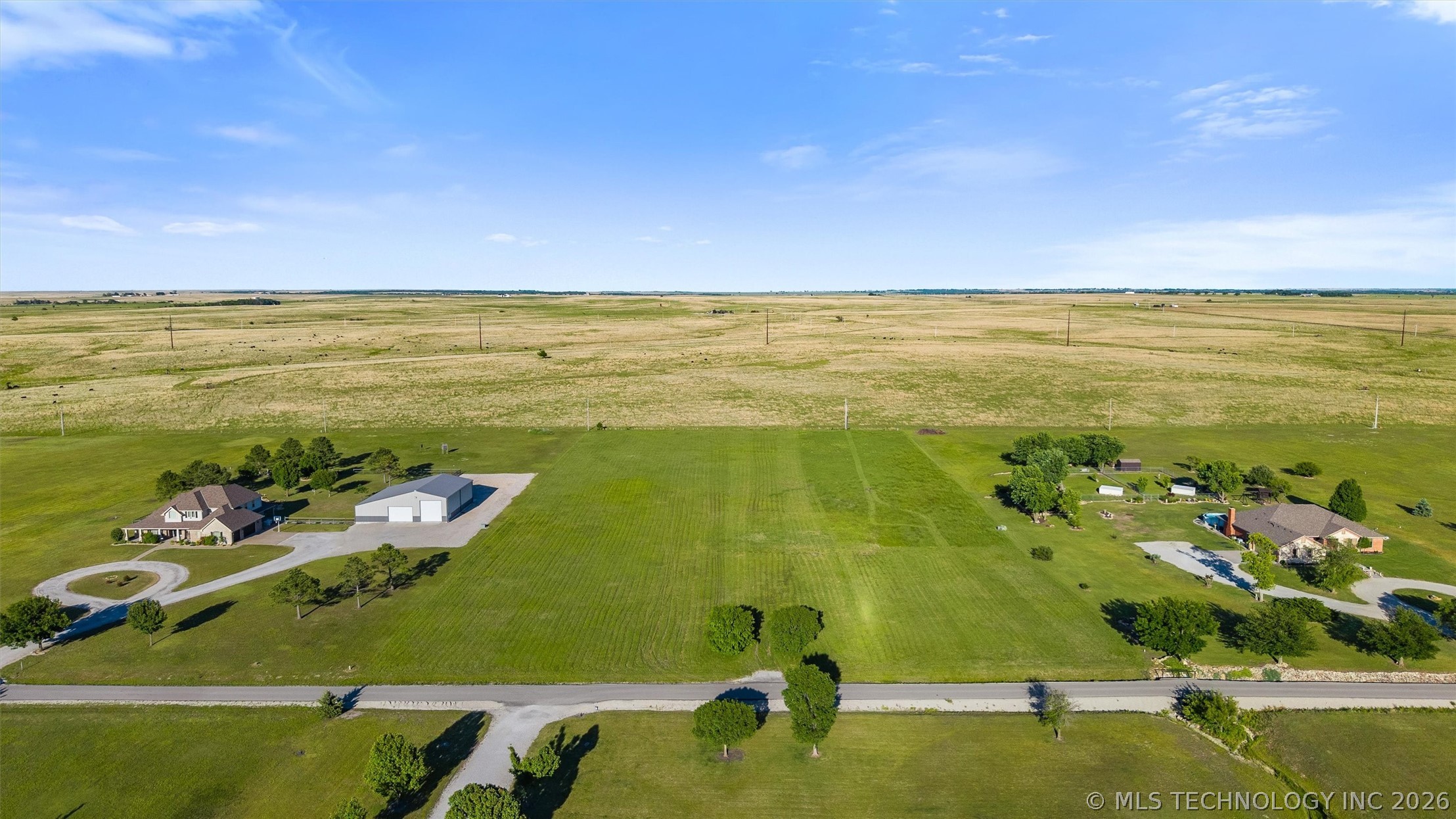 17652 N 4013 Drive Property Photo 4