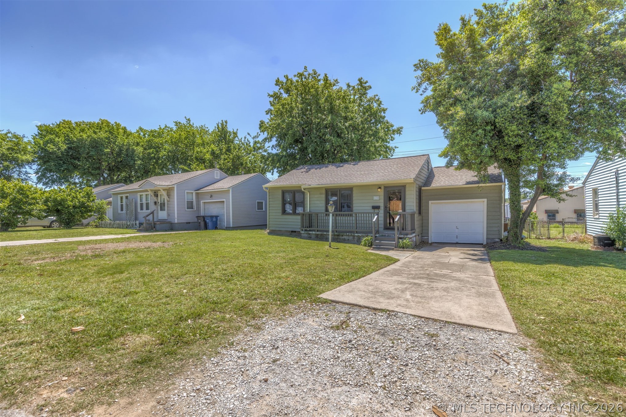 5116 E Cameron Street Property Photo 2