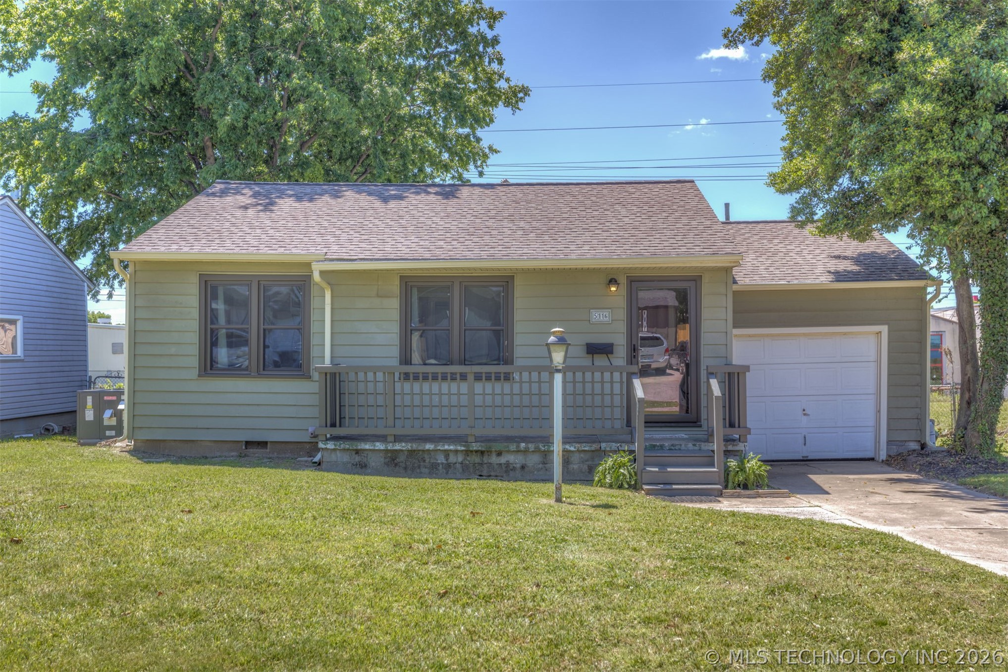 5116 E Cameron Street Property Photo 4