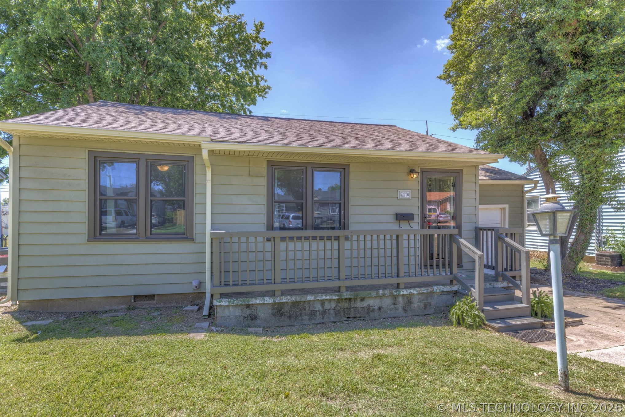 5116 E Cameron Street Property Photo 6